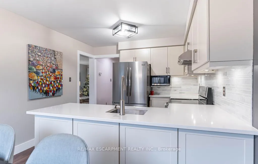 Photo 7 of 69 Vail Meadows Crescent, Clarington, Bowmanville — HOMEH