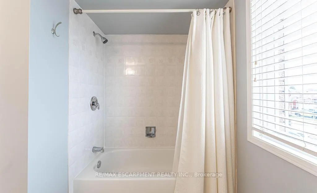 Photo 23 of 69 Vail Meadows Crescent, Clarington, Bowmanville — HOMEH