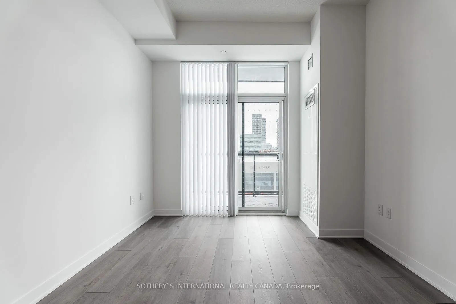 Photo 12 of Unit 501, 38 Honeycrisp Crescent, Vaughan, Vaughan Corporate Centre — HOMEH