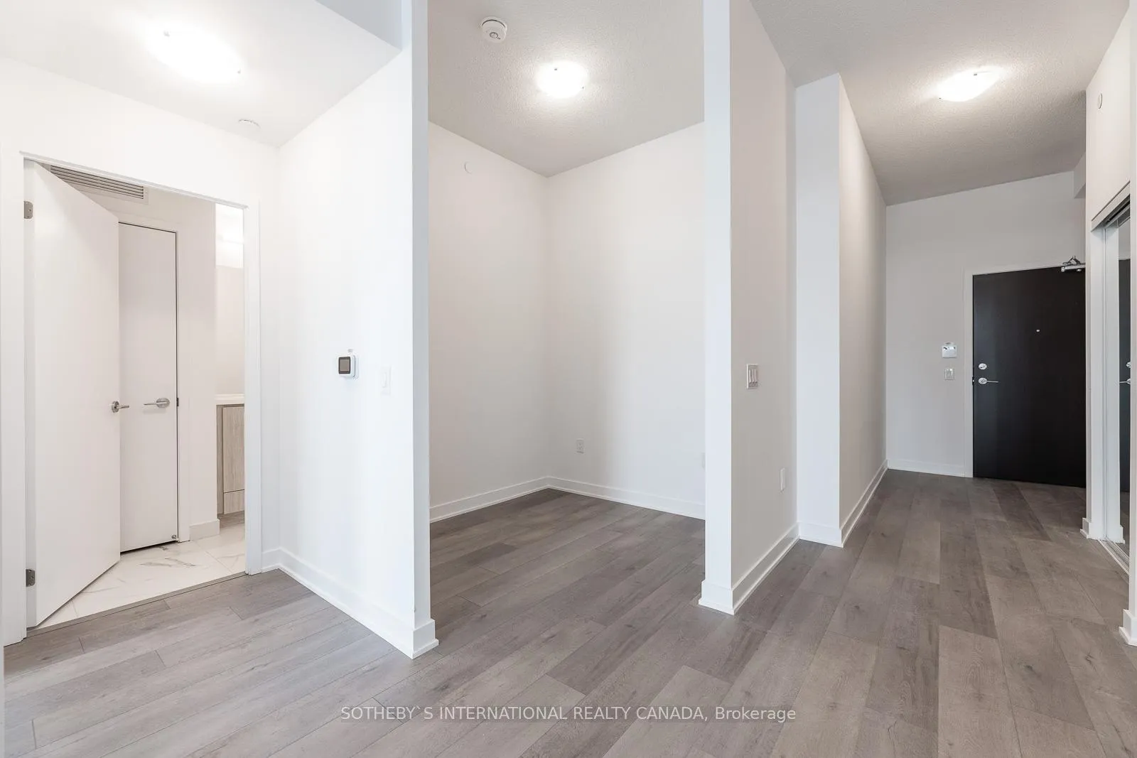 Photo 14 of Unit 501, 38 Honeycrisp Crescent, Vaughan, Vaughan Corporate Centre — HOMEH