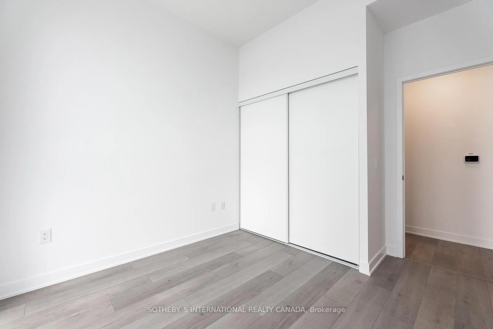 Photo 16 of Unit 501, 38 Honeycrisp Crescent, Vaughan, Vaughan Corporate Centre — HOMEH