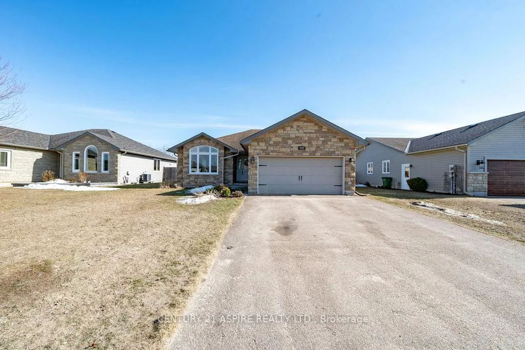 Photo 2 of 523 Turning Stone Crescent, Petawawa — HOMEH