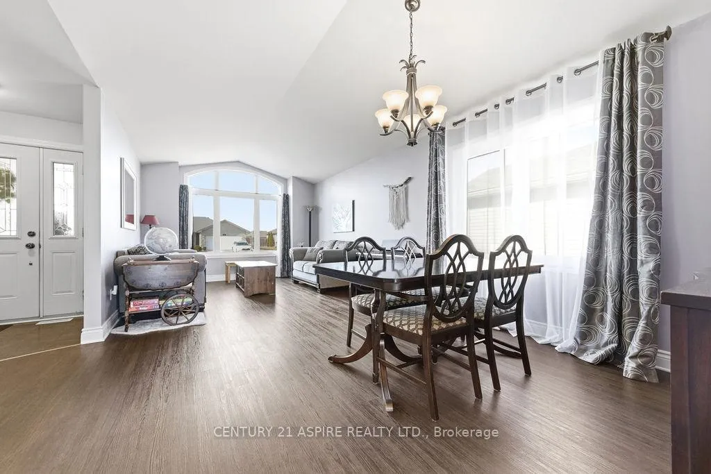 Photo 10 of 523 Turning Stone Crescent, Petawawa — HOMEH