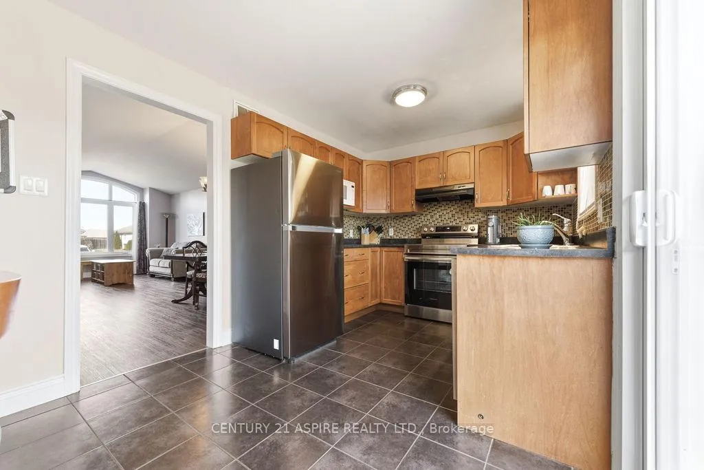 Photo 12 of 523 Turning Stone Crescent, Petawawa — HOMEH