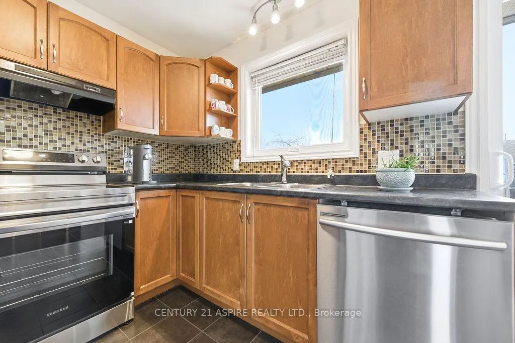 Photo 15 of 523 Turning Stone Crescent, Petawawa — HOMEH