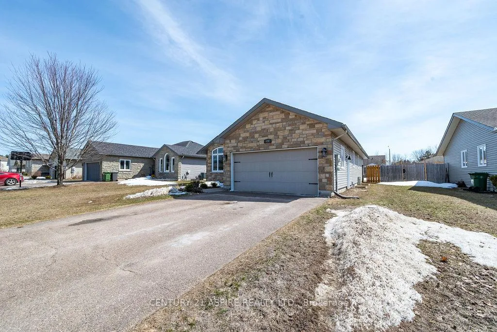 Photo 46 of 523 Turning Stone Crescent, Petawawa — HOMEH