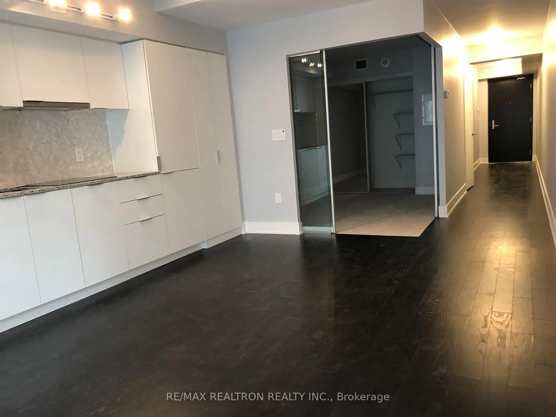 Photo 9 of Unit 519, 955 Bay Street, Toronto, Bay Street Corridor — HOMEH