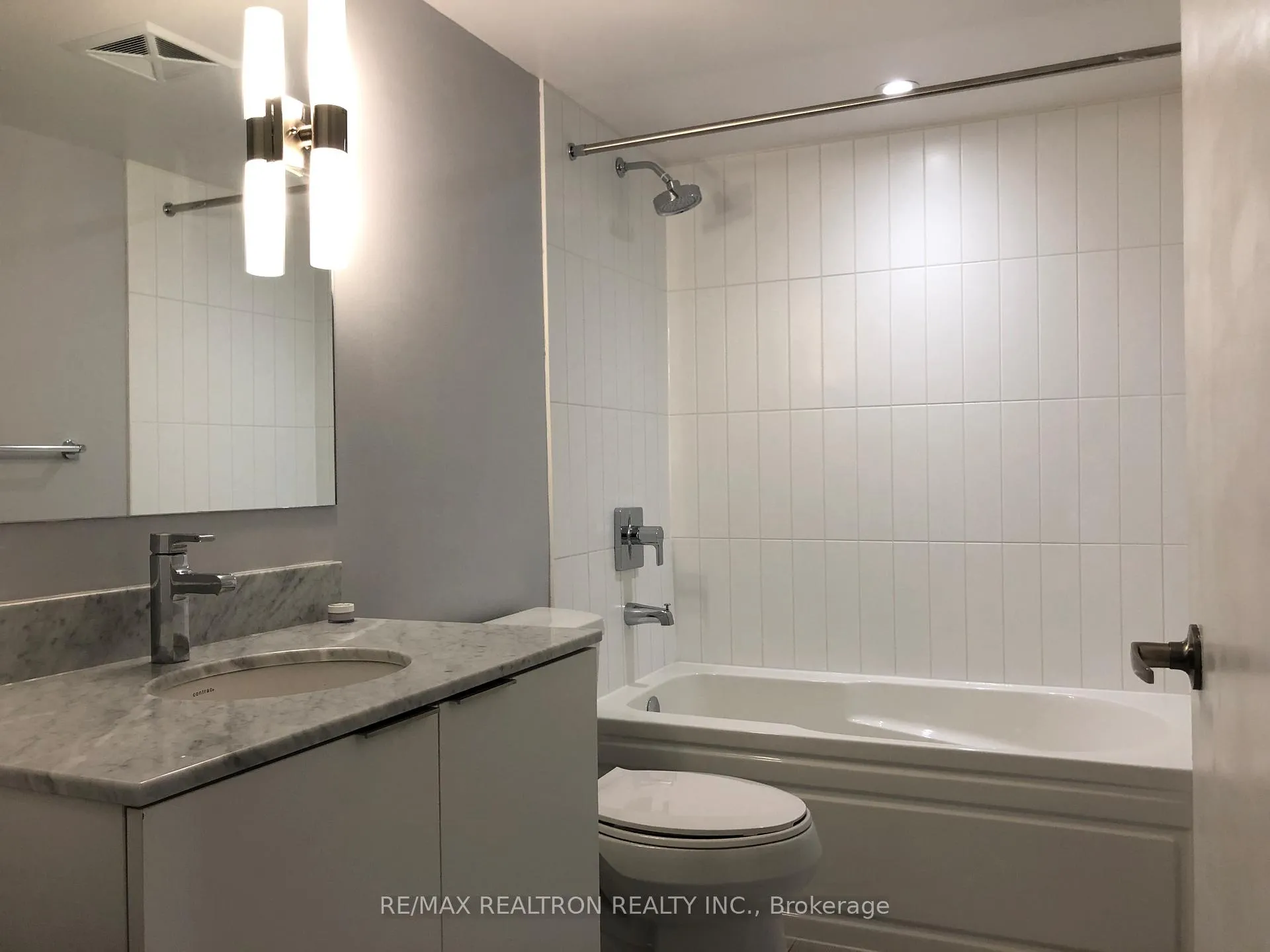 Photo 10 of Unit 519, 955 Bay Street, Toronto, Bay Street Corridor — HOMEH