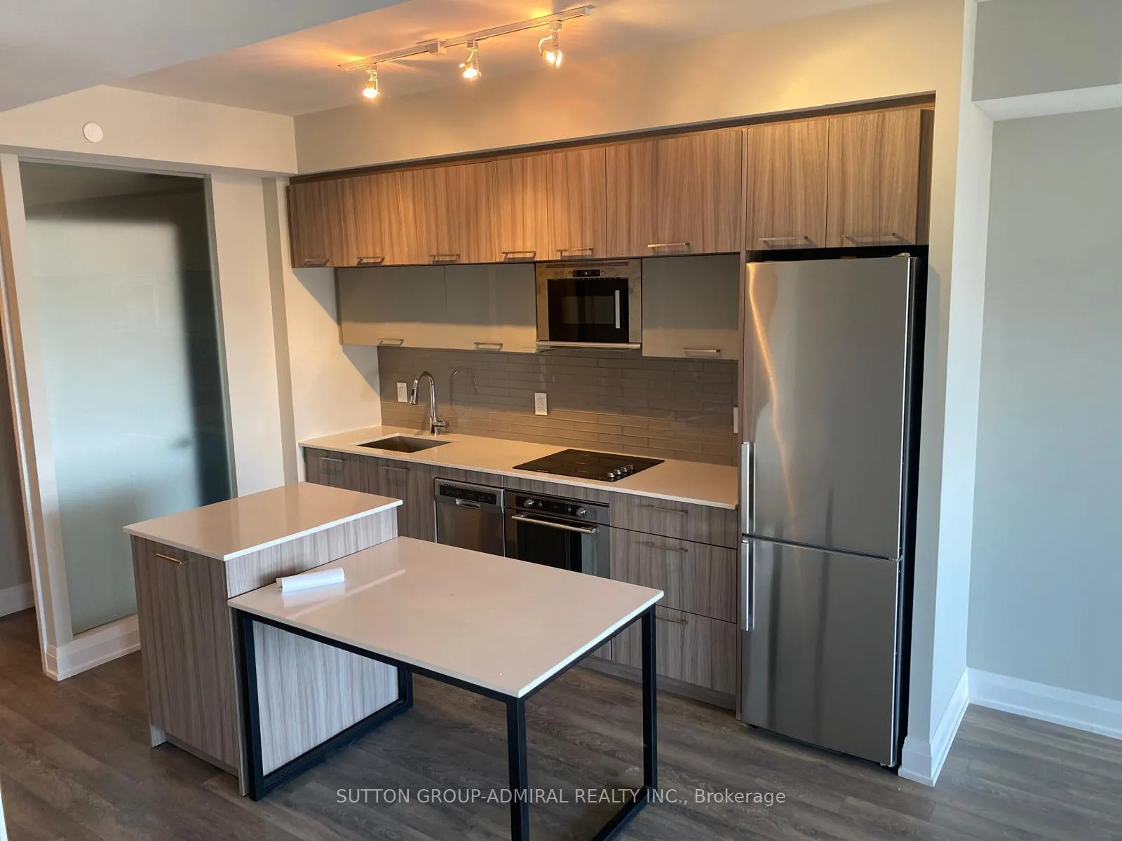 Photo 5 of Unit 502, 4800 Highway 7, Vaughan, East Woodbridge — HOMEH