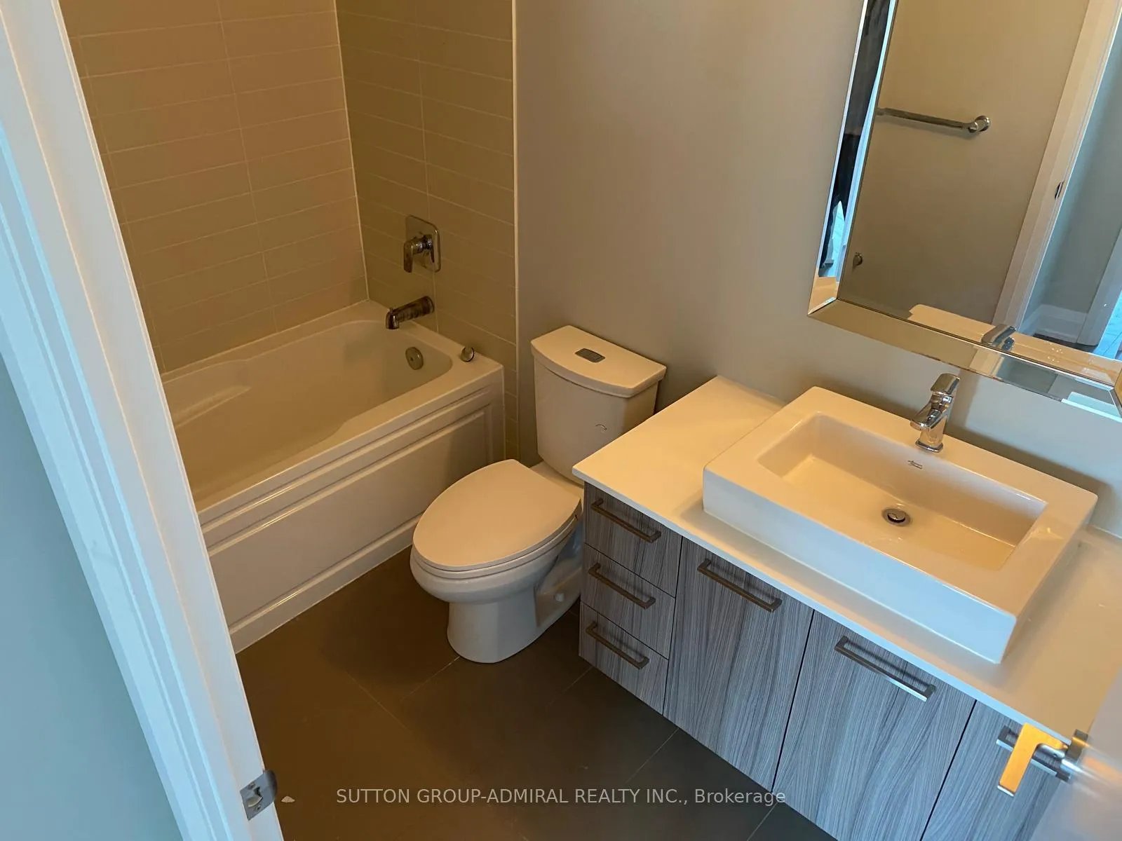 Photo 7 of Unit 502, 4800 Highway 7, Vaughan, East Woodbridge — HOMEH