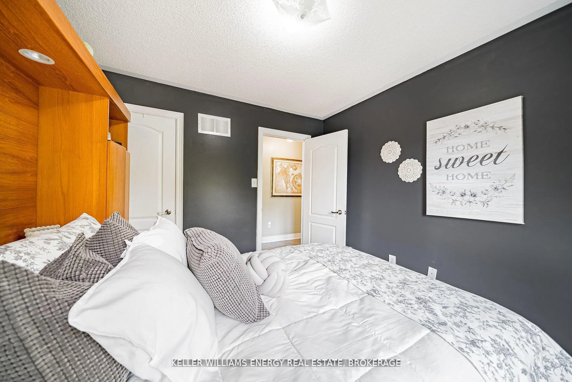 Photo 17 of Unit 29, 180 Blue Willow Drive, Vaughan, East Woodbridge — HOMEH