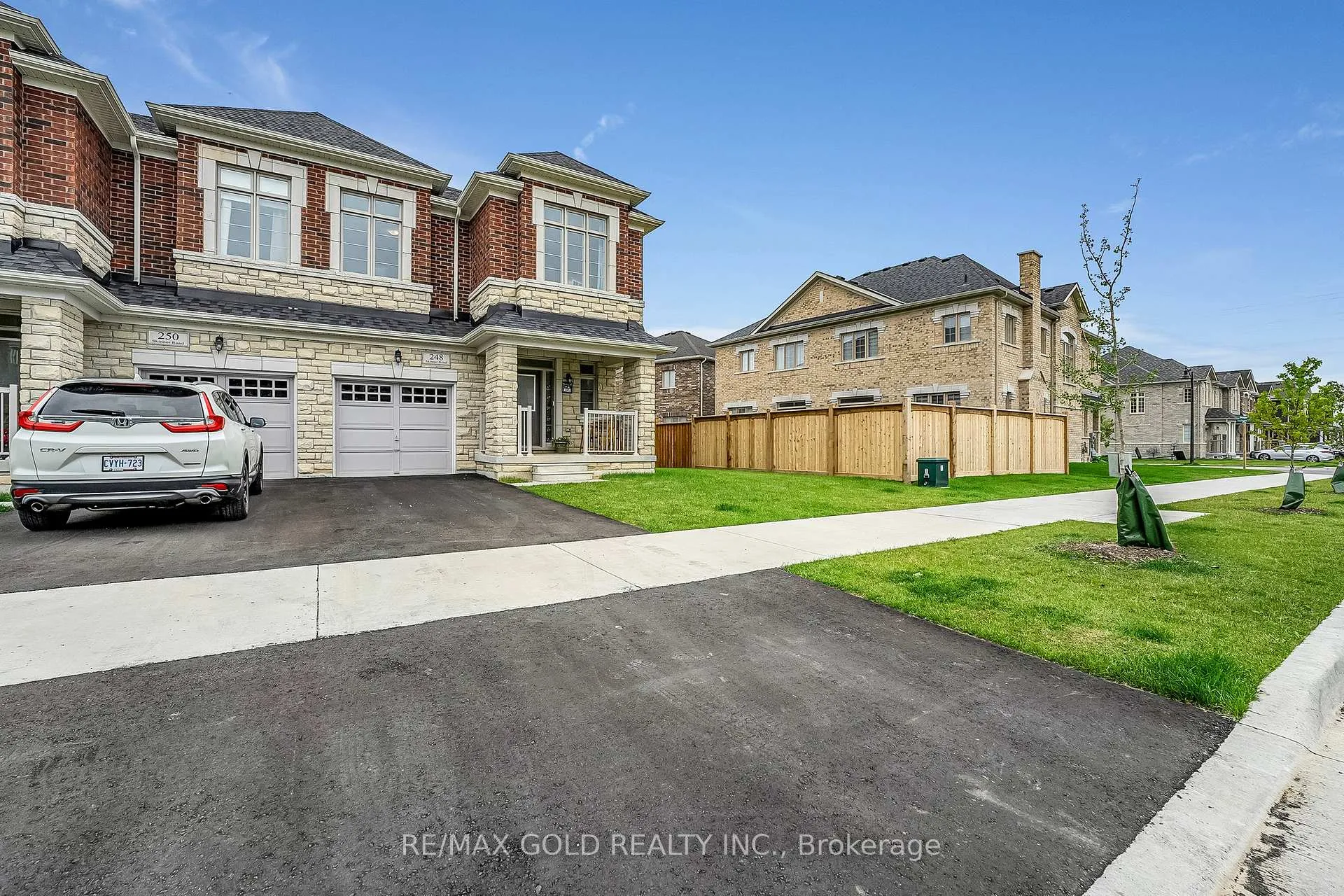 Photo 2 of 248 Skinner Road, Hamilton, Waterdown — HOMEH