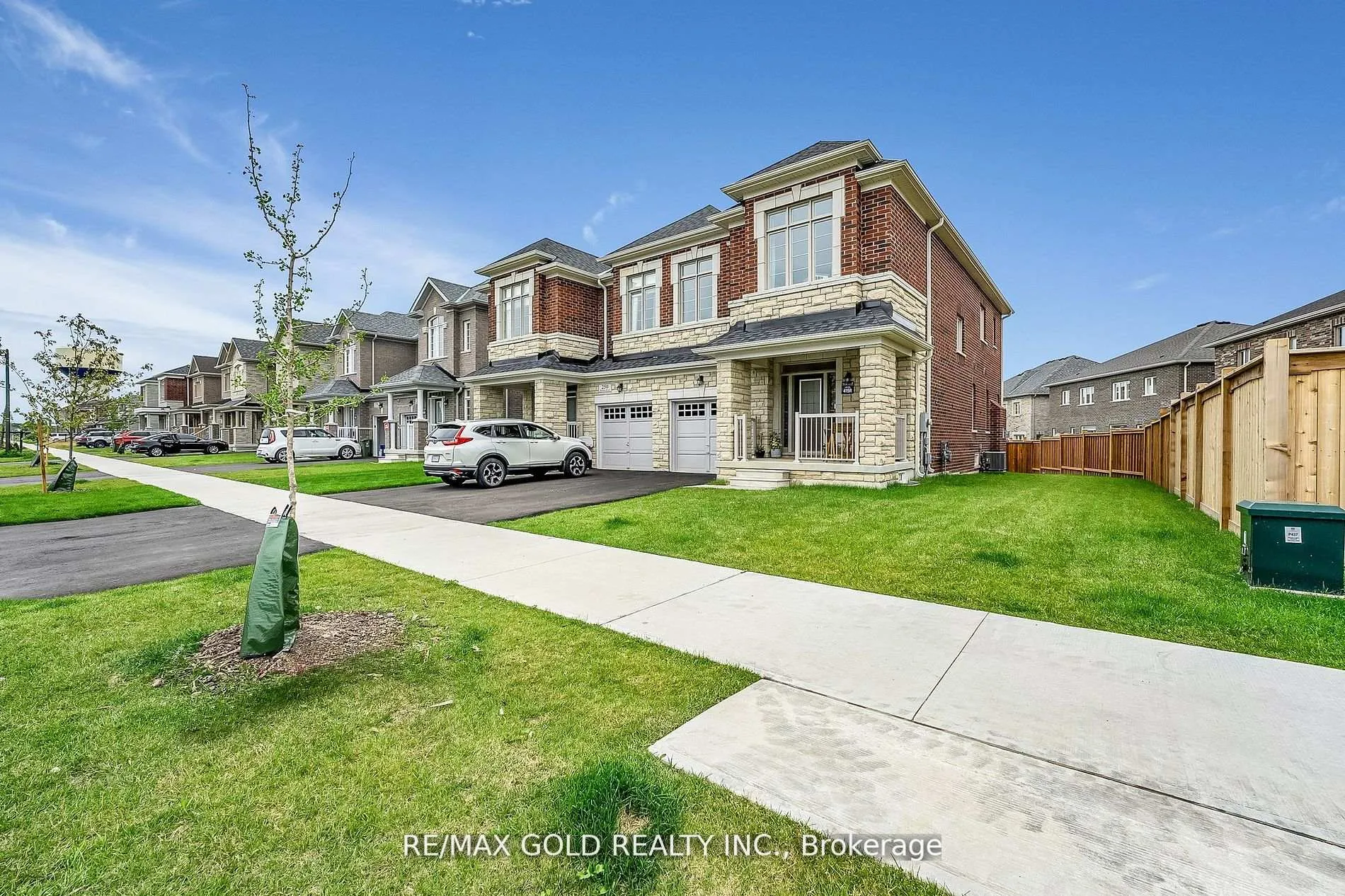 Photo 3 of 248 Skinner Road, Hamilton, Waterdown — HOMEH