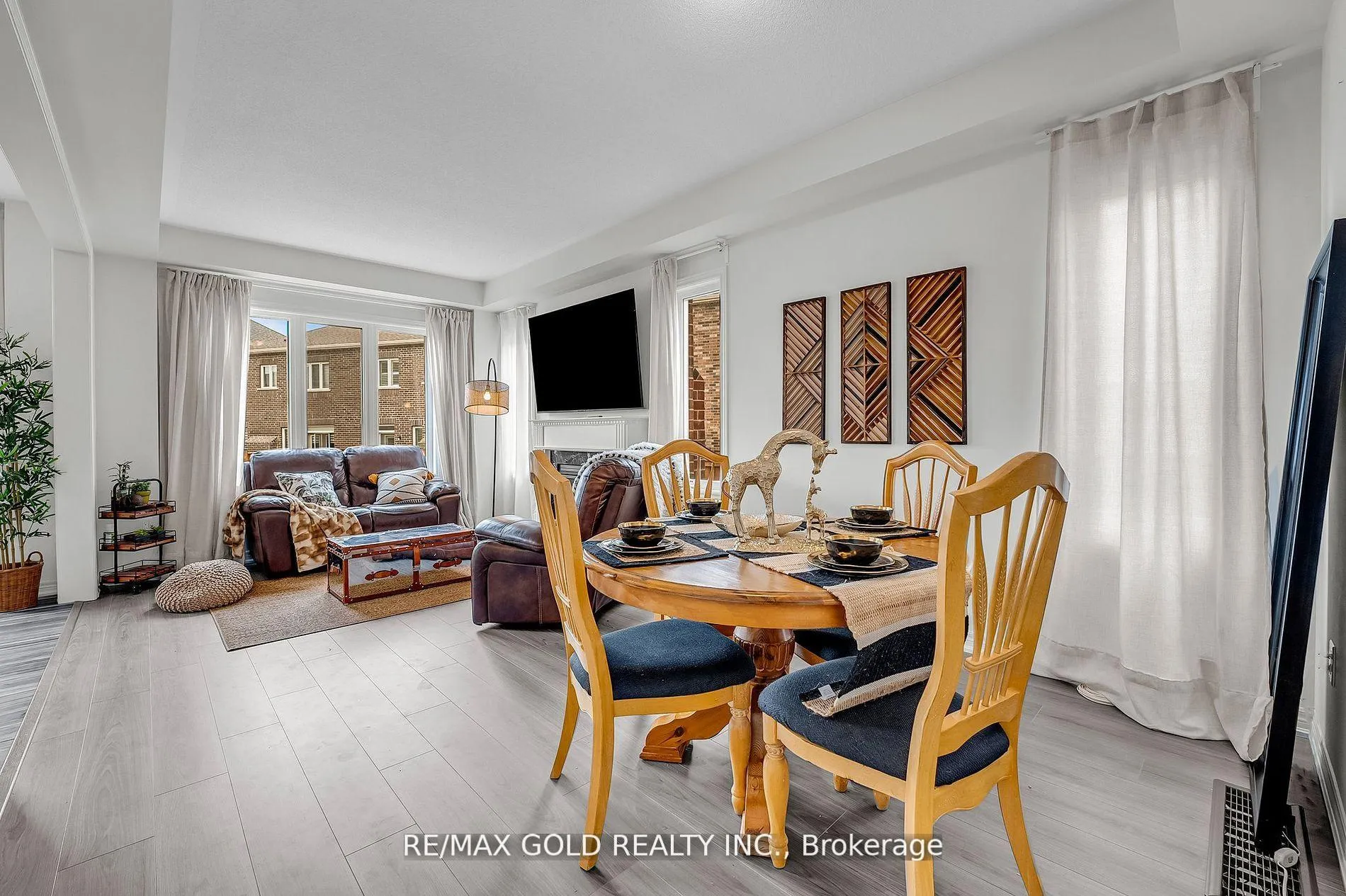 Photo 10 of 248 Skinner Road, Hamilton, Waterdown — HOMEH