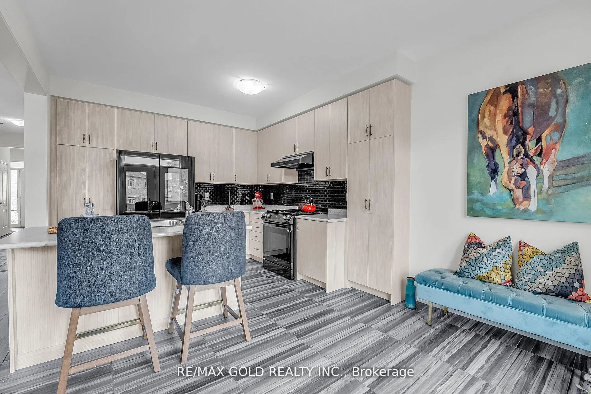 Photo 20 of 248 Skinner Road, Hamilton, Waterdown — HOMEH