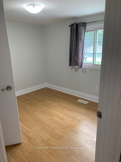 Photo 7 of Unit 4, 415 Lake Drive S, Georgina, Keswick South — HOMEH