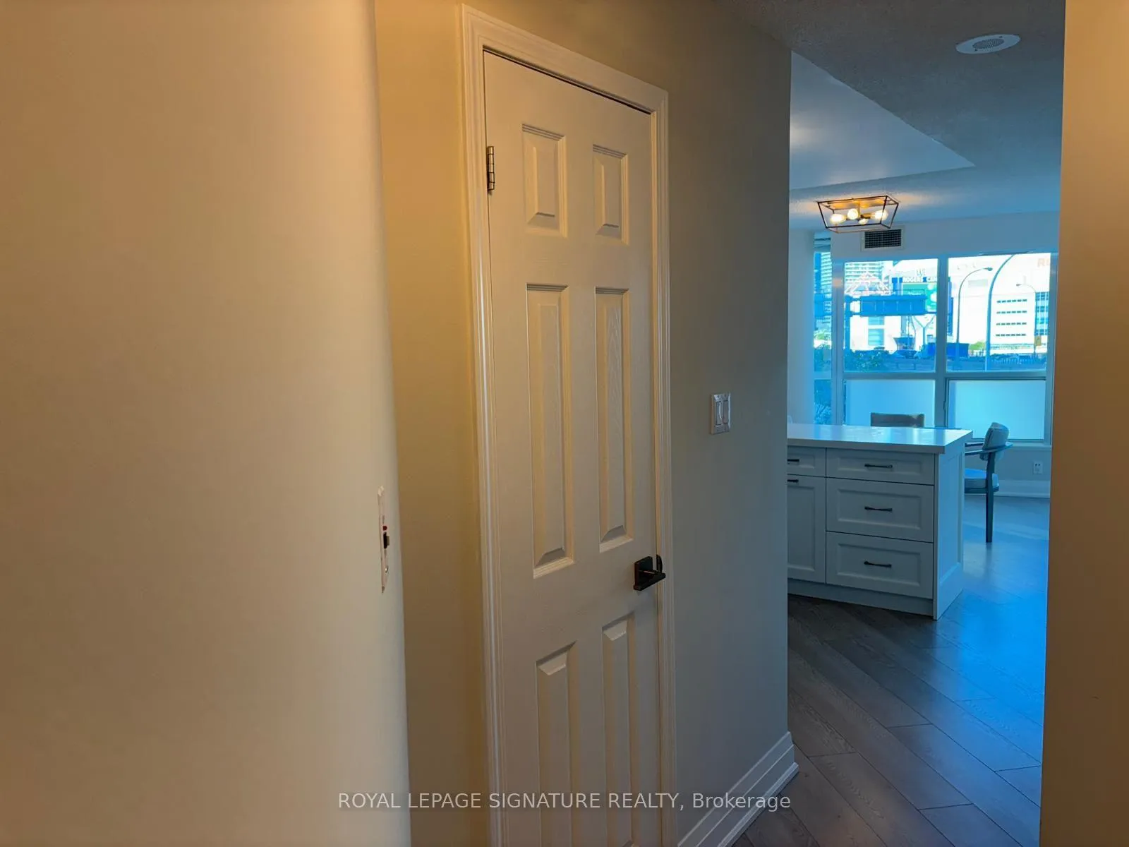 Photo 4 of Unit 630, 230 Queens Quay W, Toronto, Waterfront Communities — HOMEH