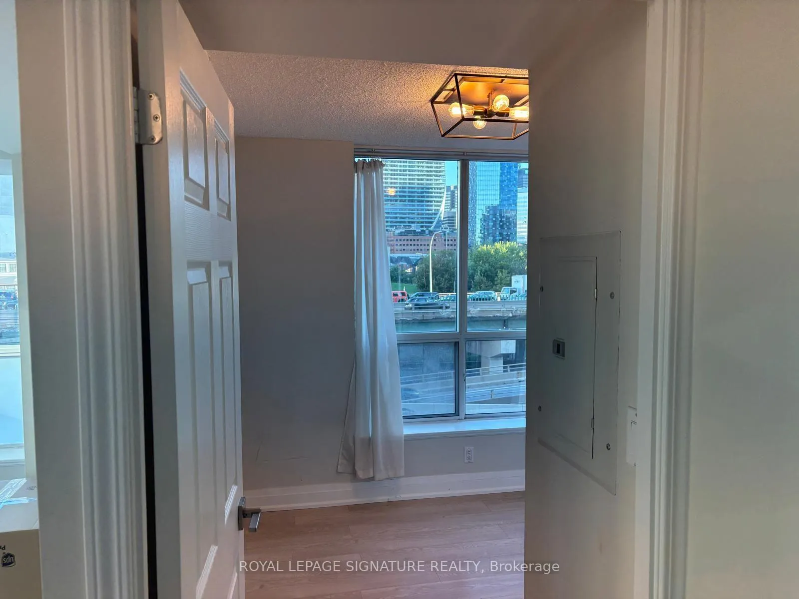 Photo 10 of Unit 630, 230 Queens Quay W, Toronto, Waterfront Communities — HOMEH