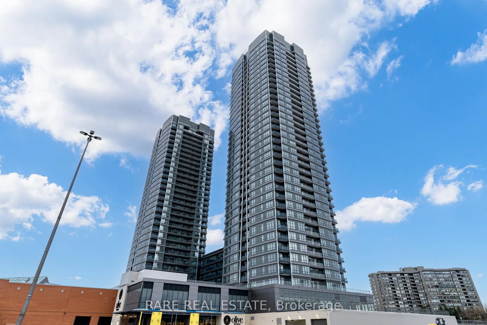 Photo 1 of Unit 1008, 30 Upper Mall Way, Vaughan, Brownridge — HOMEH