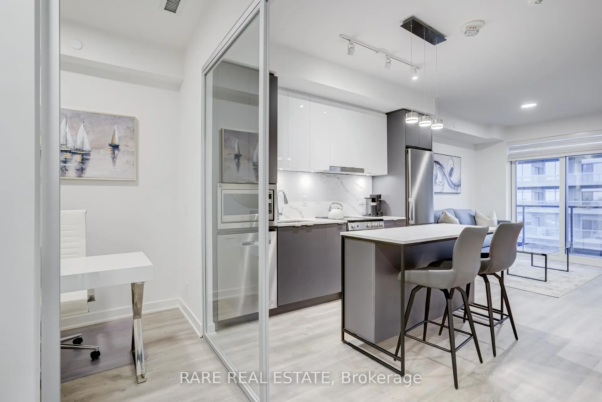Photo 3 of Unit 1008, 30 Upper Mall Way, Vaughan, Brownridge — HOMEH