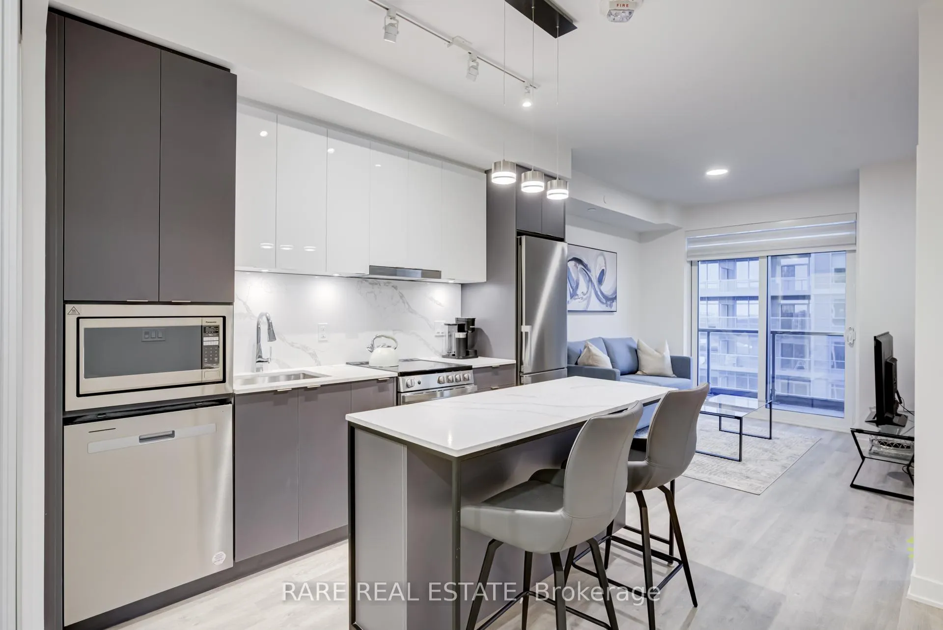 Photo 4 of Unit 1008, 30 Upper Mall Way, Vaughan, Brownridge — HOMEH