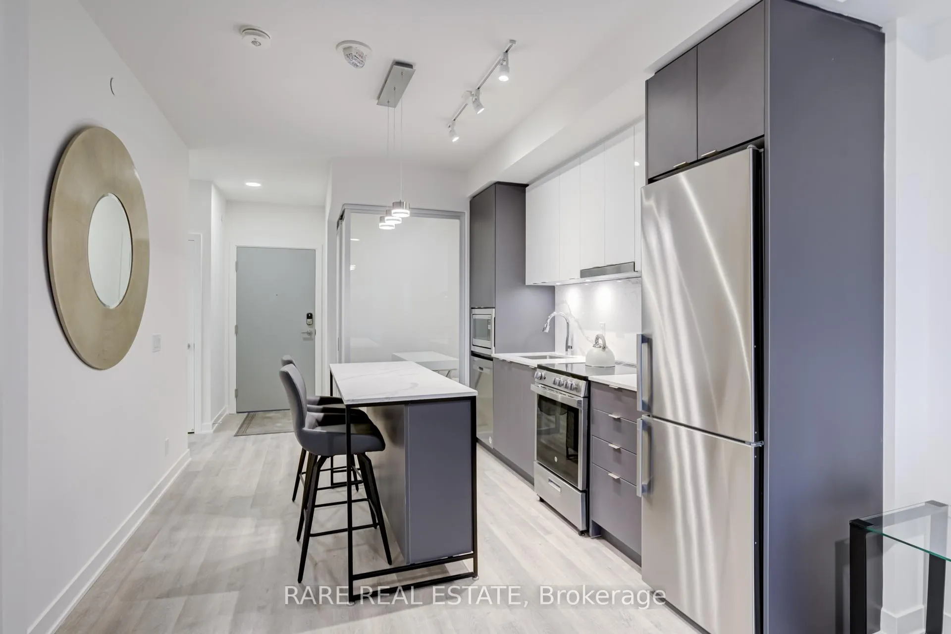 Photo 5 of Unit 1008, 30 Upper Mall Way, Vaughan, Brownridge — HOMEH