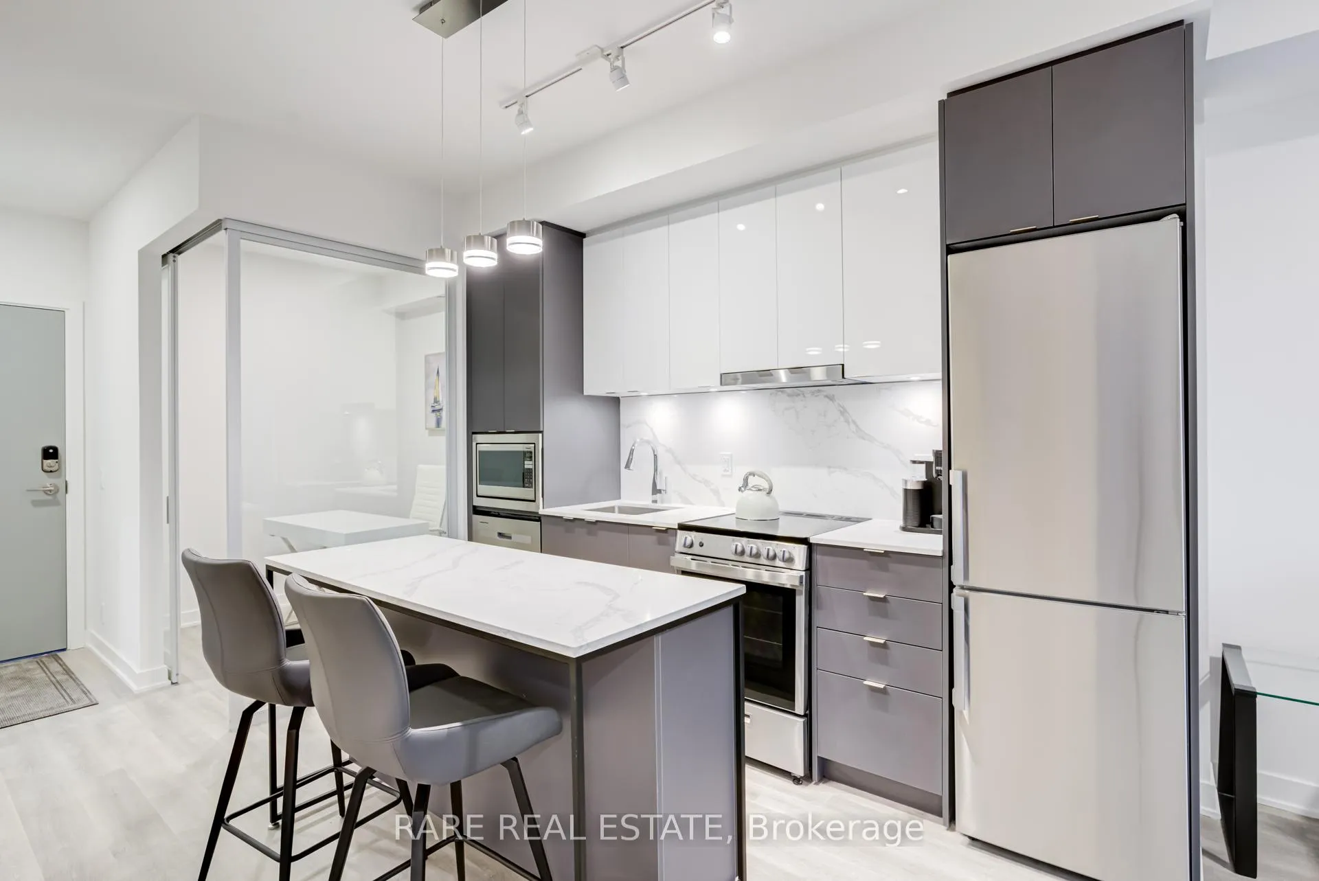 Photo 7 of Unit 1008, 30 Upper Mall Way, Vaughan, Brownridge — HOMEH