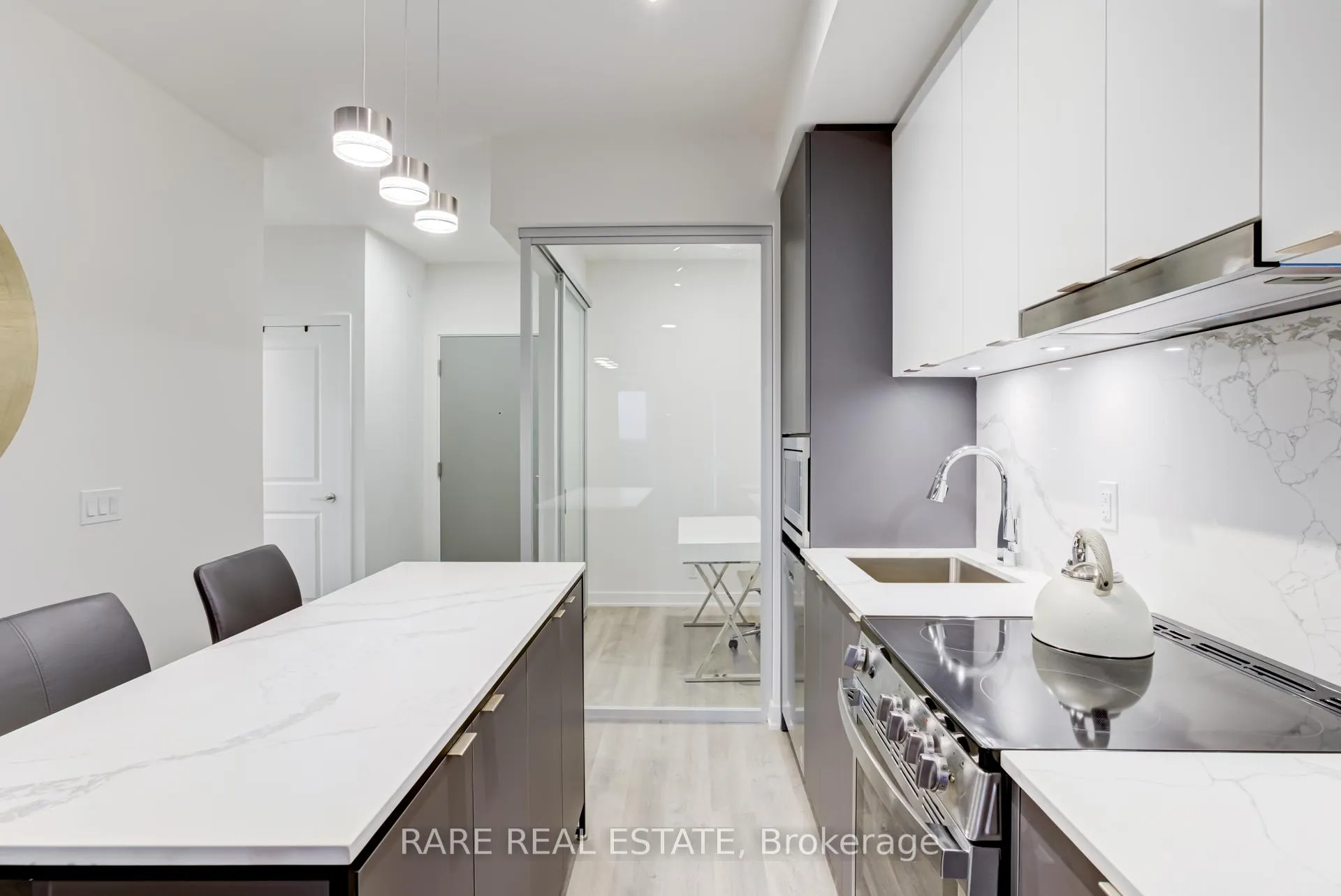 Photo 8 of Unit 1008, 30 Upper Mall Way, Vaughan, Brownridge — HOMEH