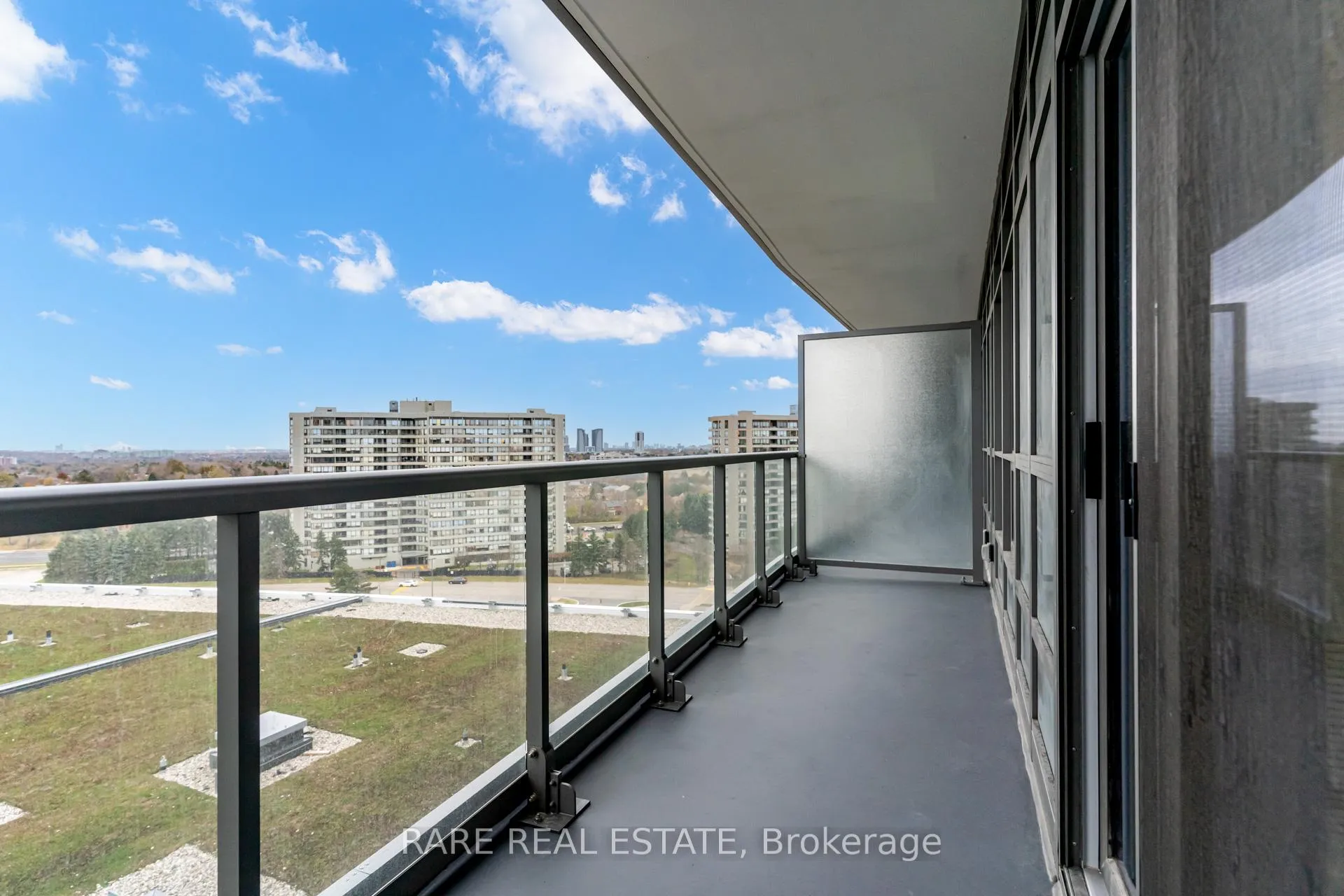 Photo 23 of Unit 1008, 30 Upper Mall Way, Vaughan, Brownridge — HOMEH