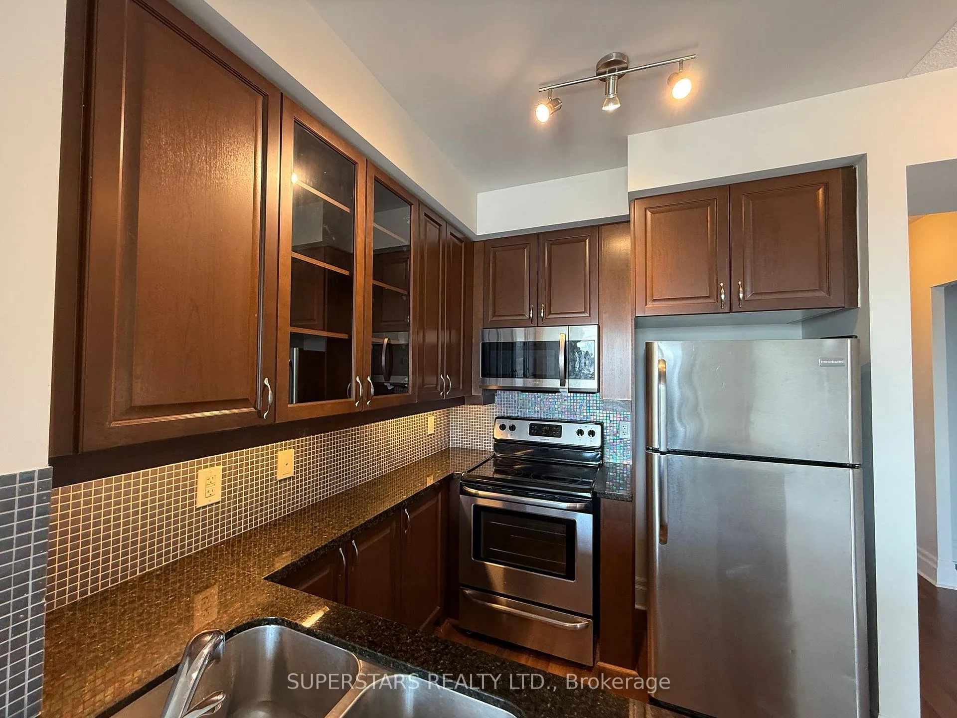 Photo 5 of Unit 515, 151 Upper Duke Crescent, Markham, Unionville — HOMEH