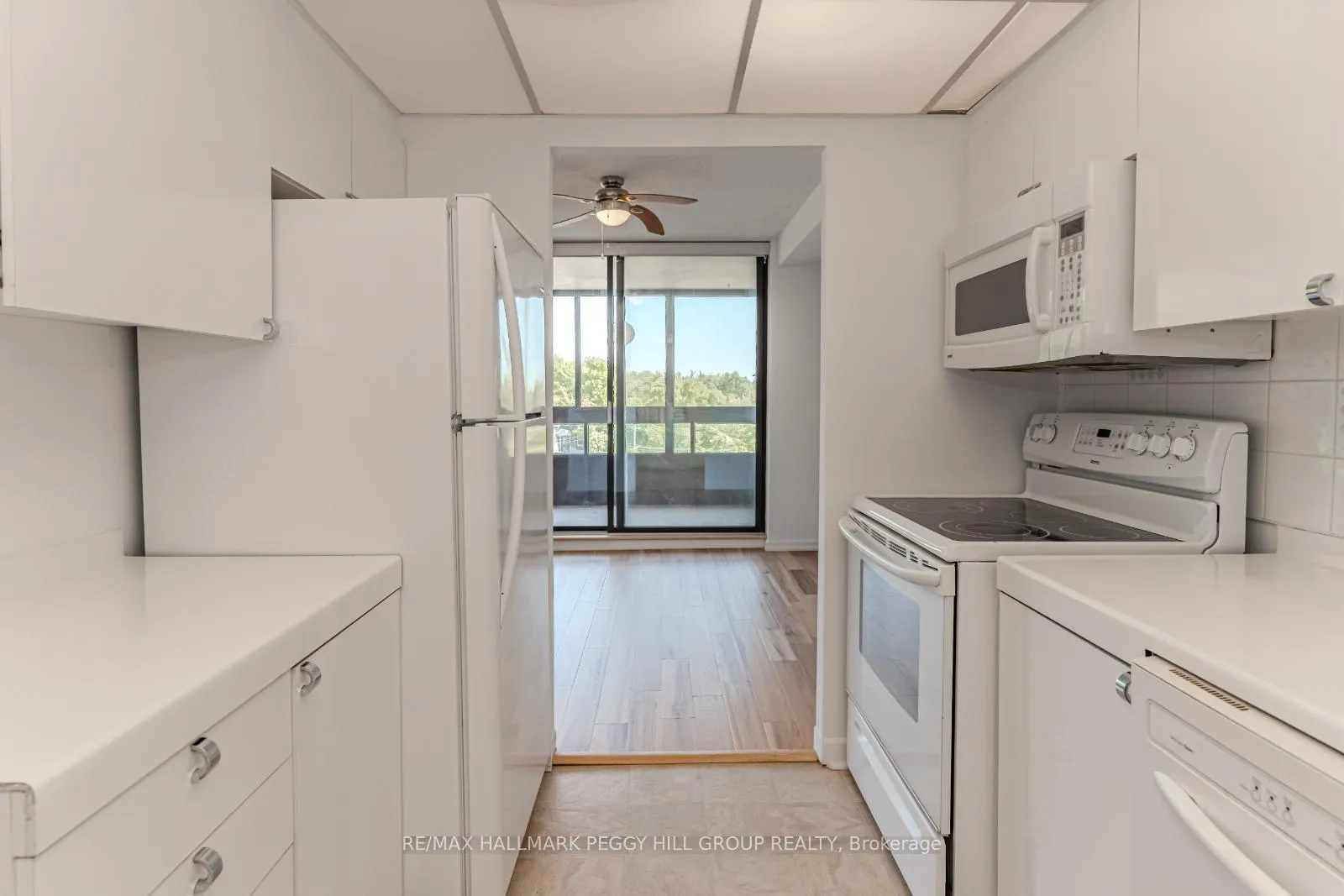 Photo 7 of Unit 701, 181 Collier Street, Barrie, North Shore — HOMEH