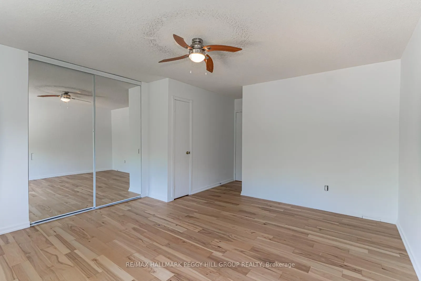 Photo 9 of Unit 701, 181 Collier Street, Barrie, North Shore — HOMEH