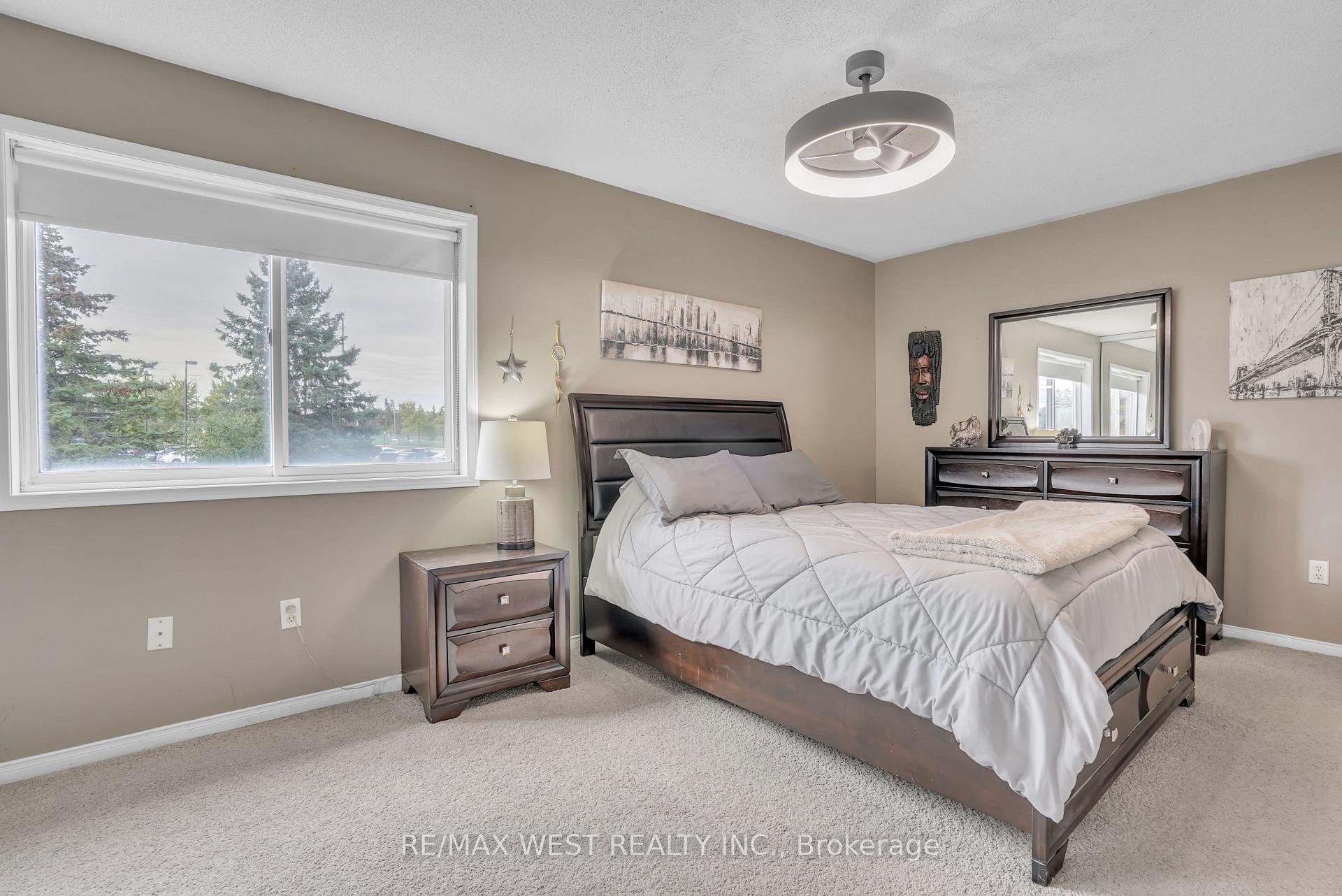 Photo 6 of 130 Pickett Crescent, Barrie, Painswick North — HOMEH
