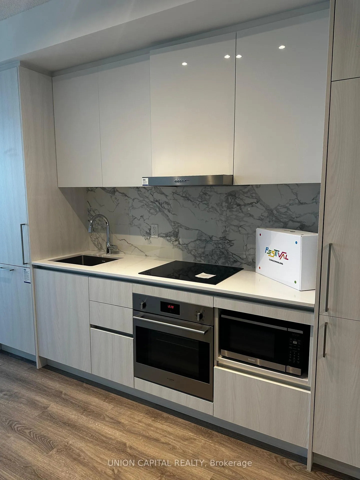 Photo 2 of Unit 5116, 195 Commerce Street, Vaughan, Vaughan Corporate Centre — HOMEH