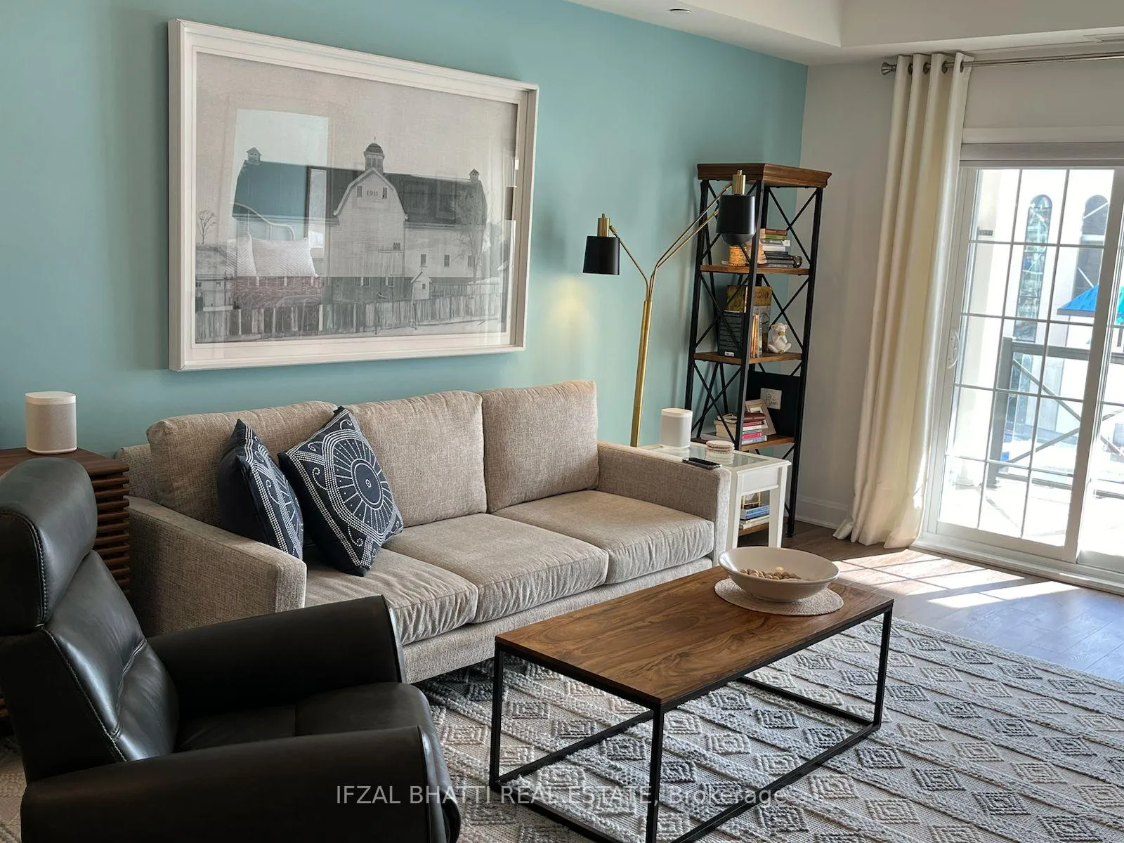 Photo 8 of Unit 310, 50 Lakebreeze Drive, Clarington, Newcastle — HOMEH