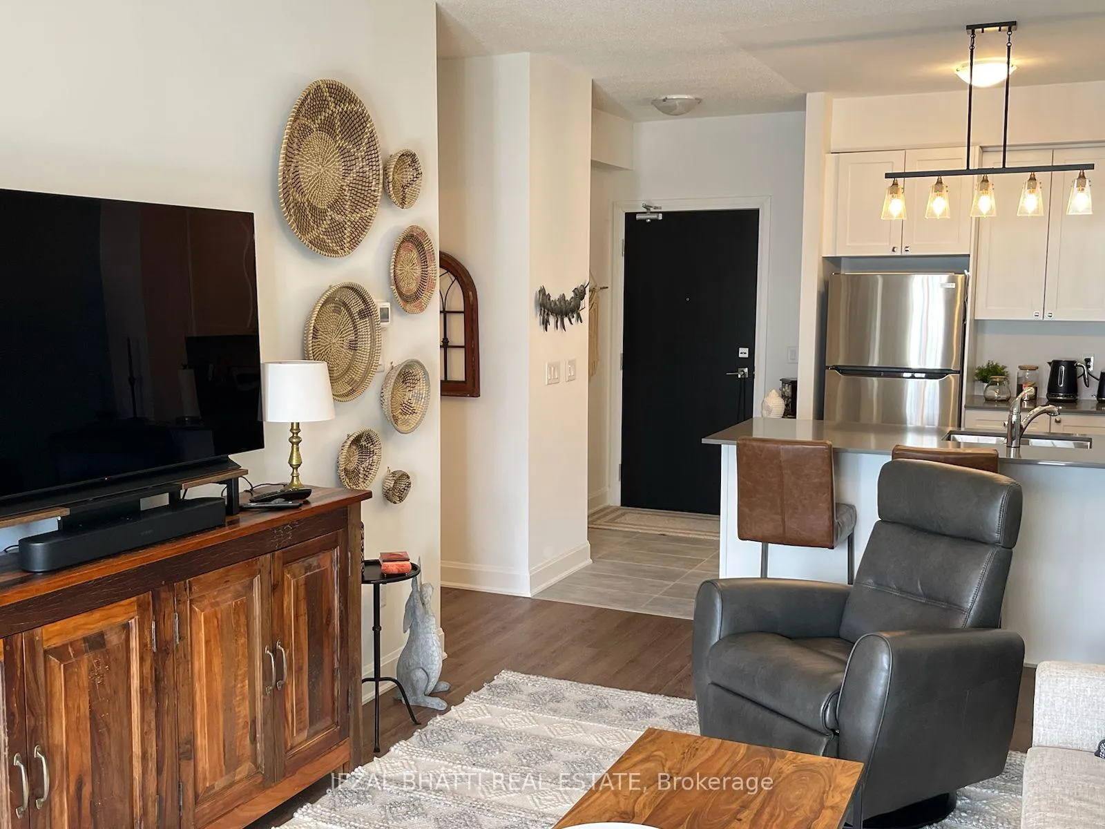 Photo 12 of Unit 310, 50 Lakebreeze Drive, Clarington, Newcastle — HOMEH