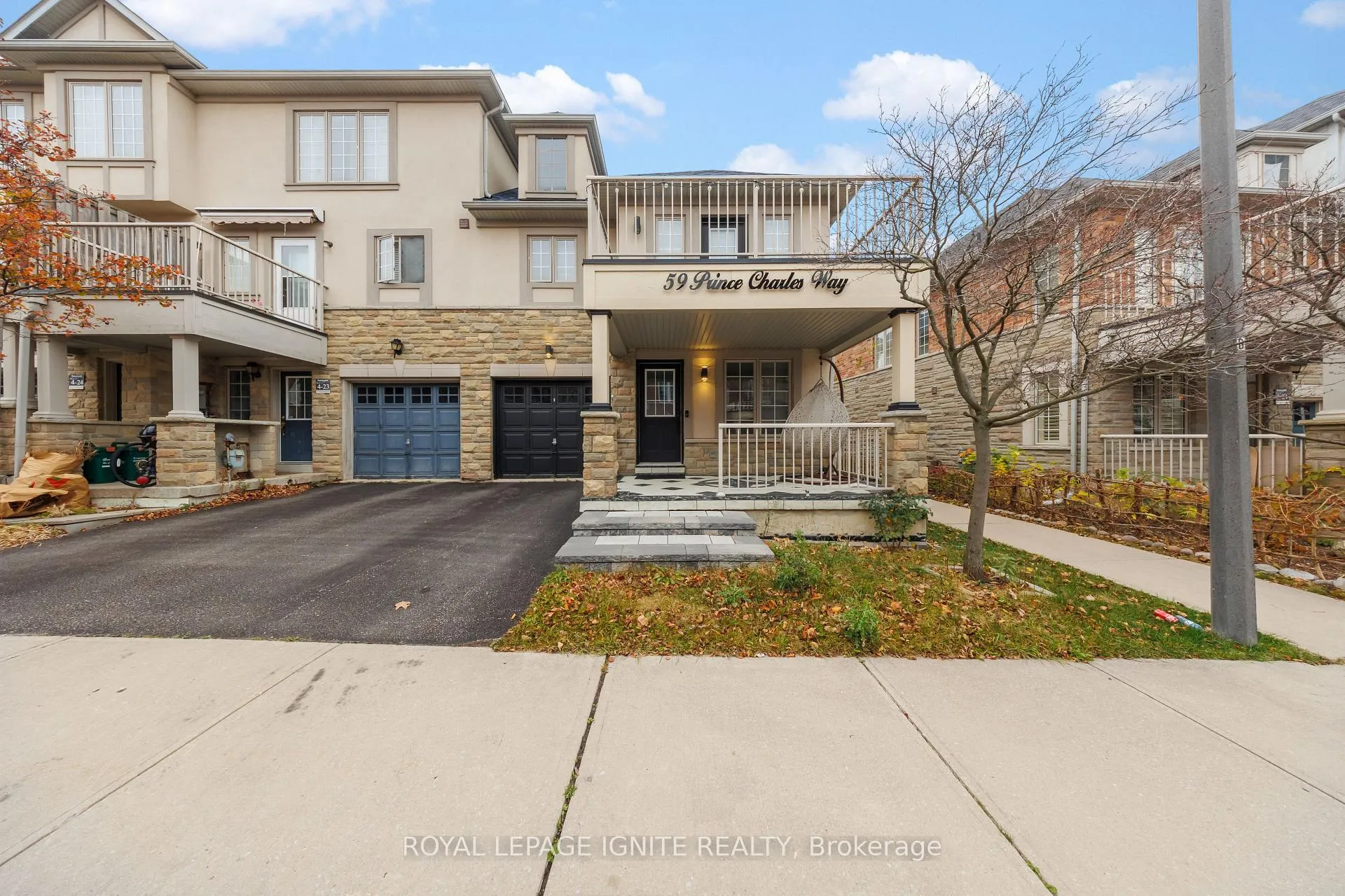 Photo 3 of 59 Prince Charles Way, Markham, Berczy — HOMEH
