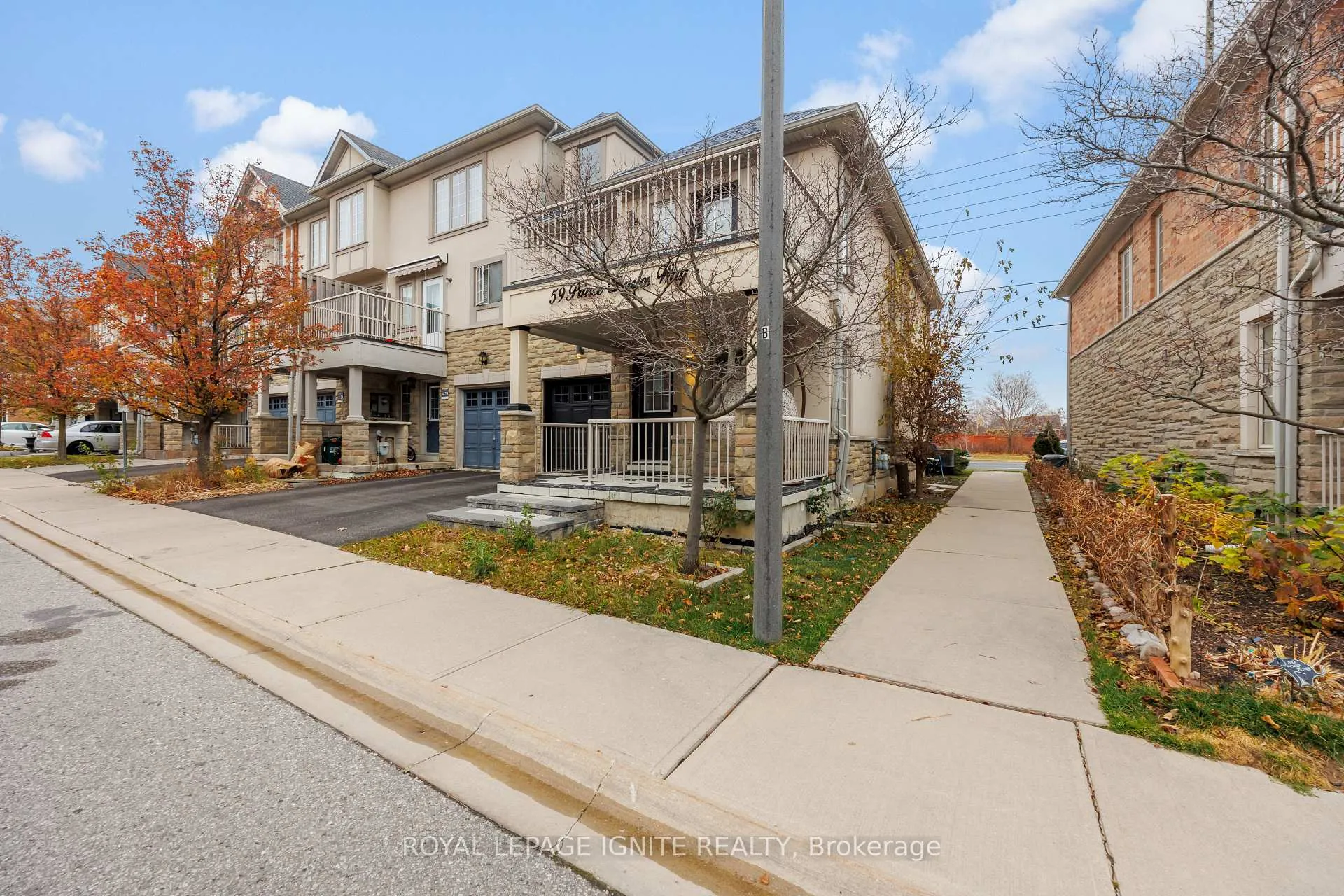 Photo 6 of 59 Prince Charles Way, Markham, Berczy — HOMEH