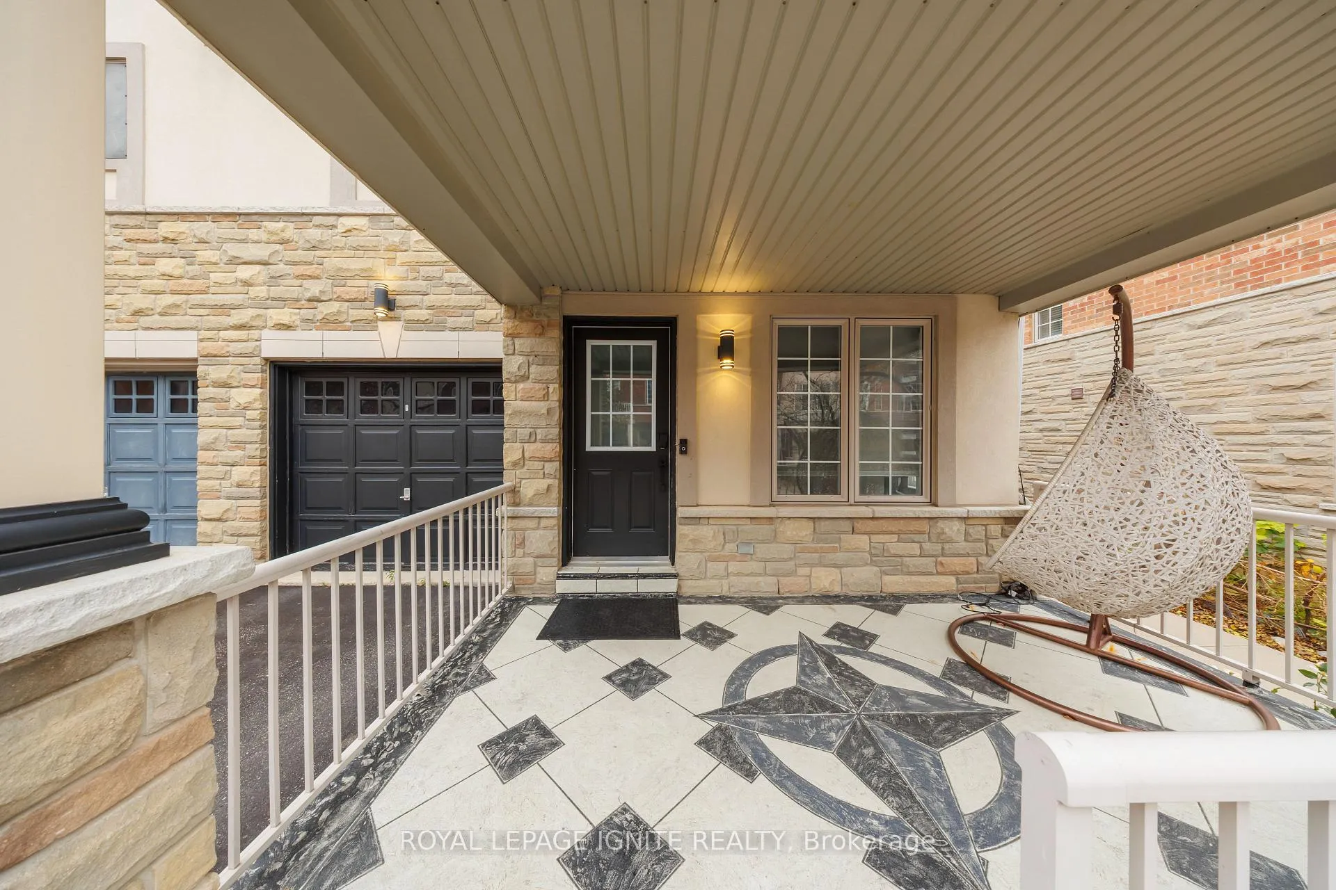 Photo 7 of 59 Prince Charles Way, Markham, Berczy — HOMEH