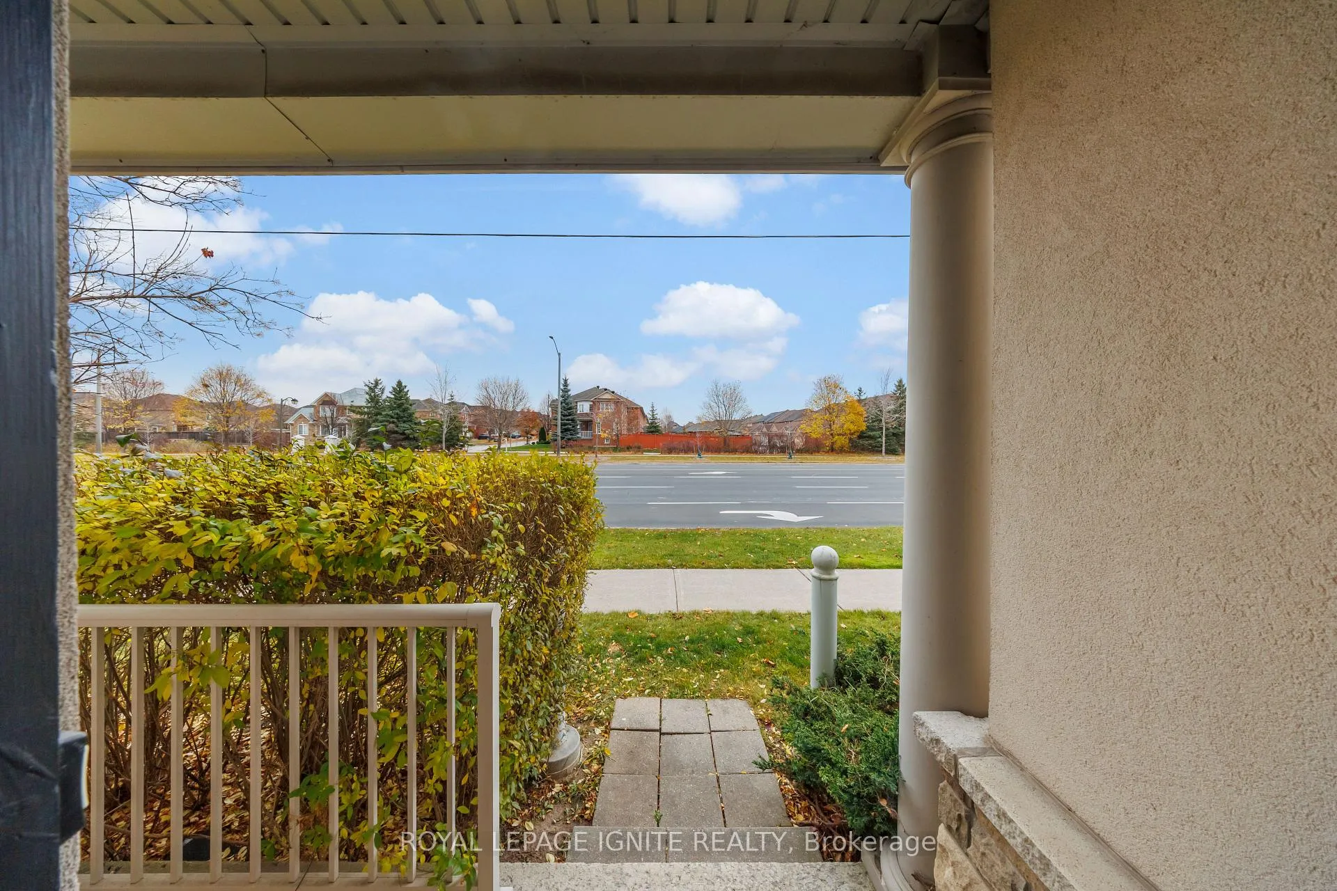 Photo 8 of 59 Prince Charles Way, Markham, Berczy — HOMEH