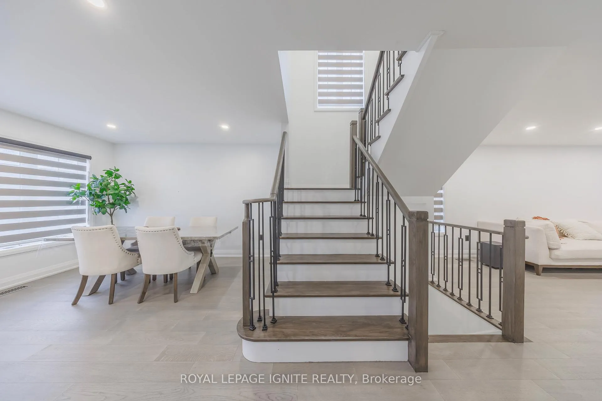 Photo 12 of 59 Prince Charles Way, Markham, Berczy — HOMEH