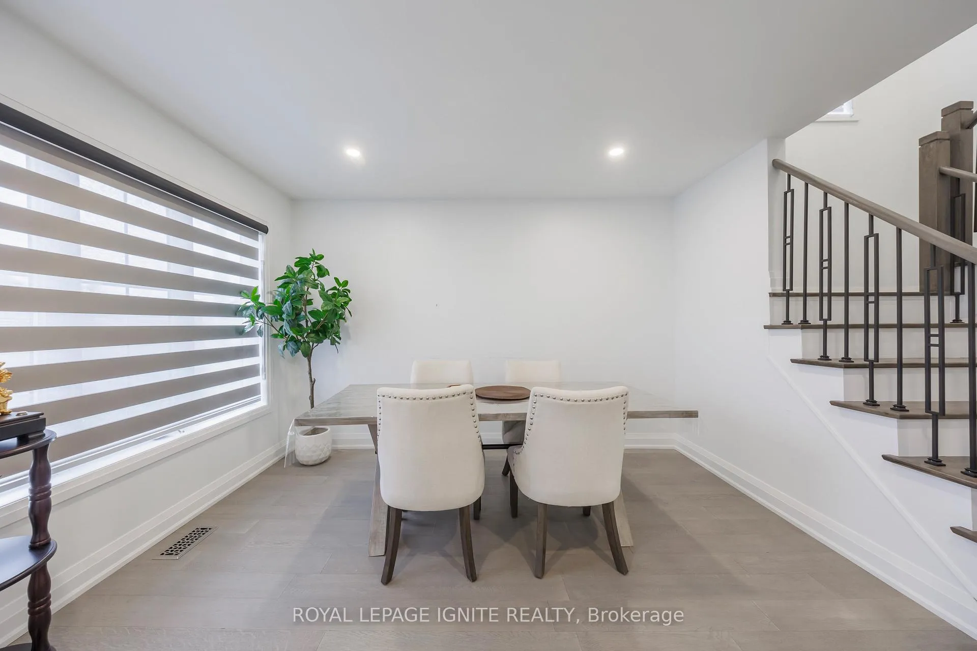 Photo 14 of 59 Prince Charles Way, Markham, Berczy — HOMEH