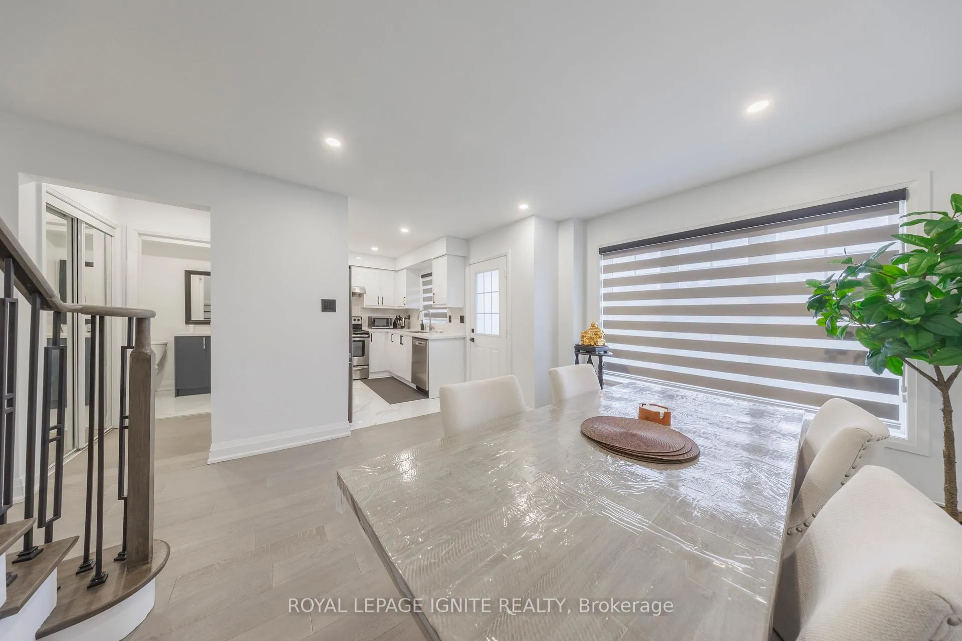 Photo 16 of 59 Prince Charles Way, Markham, Berczy — HOMEH