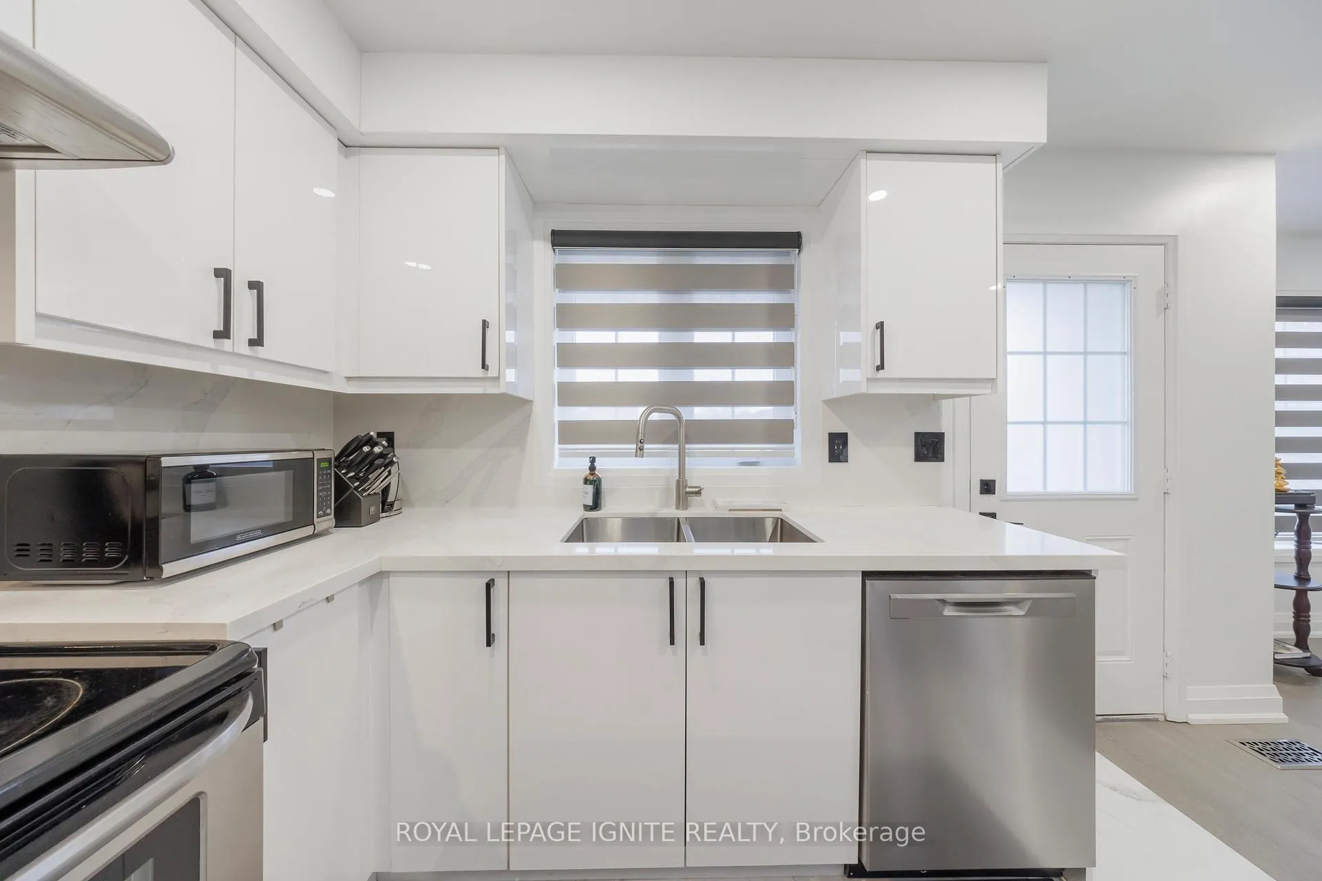 Photo 19 of 59 Prince Charles Way, Markham, Berczy — HOMEH