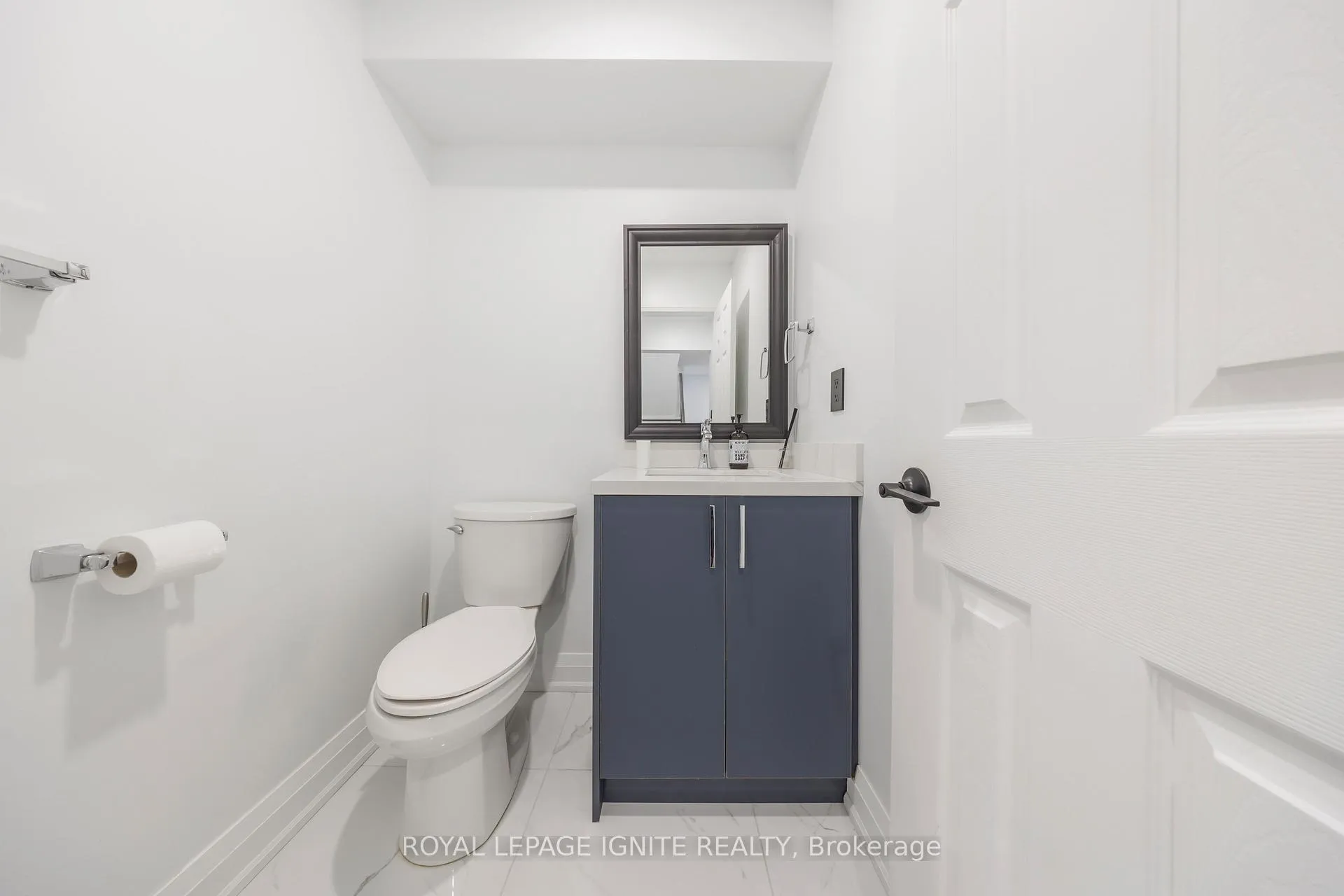 Photo 21 of 59 Prince Charles Way, Markham, Berczy — HOMEH