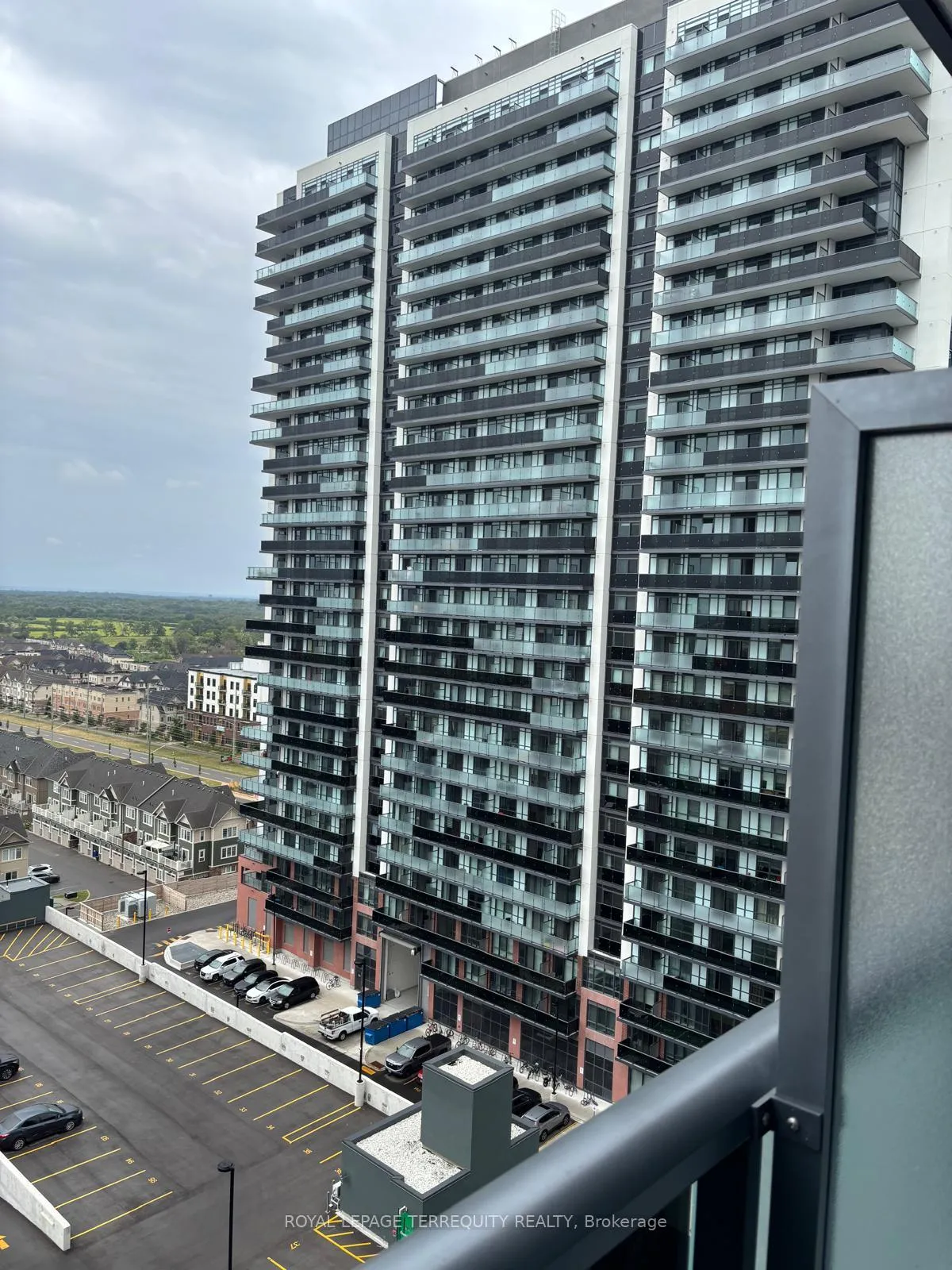 Photo 5 of Unit 1441, 2425 Simcoe Street N, Oshawa, Windfields — HOMEH