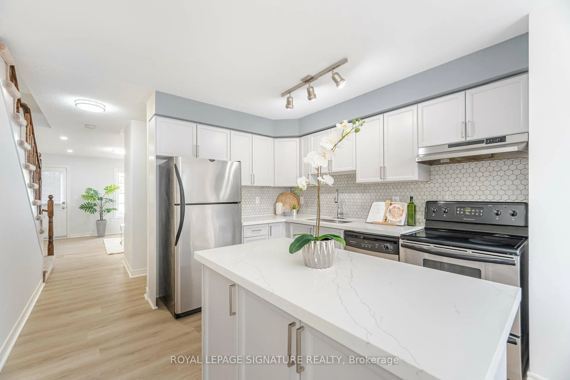 Photo 2 of Unit 3, 735 Sheppard Avenue, Pickering, Woodlands — HOMEH