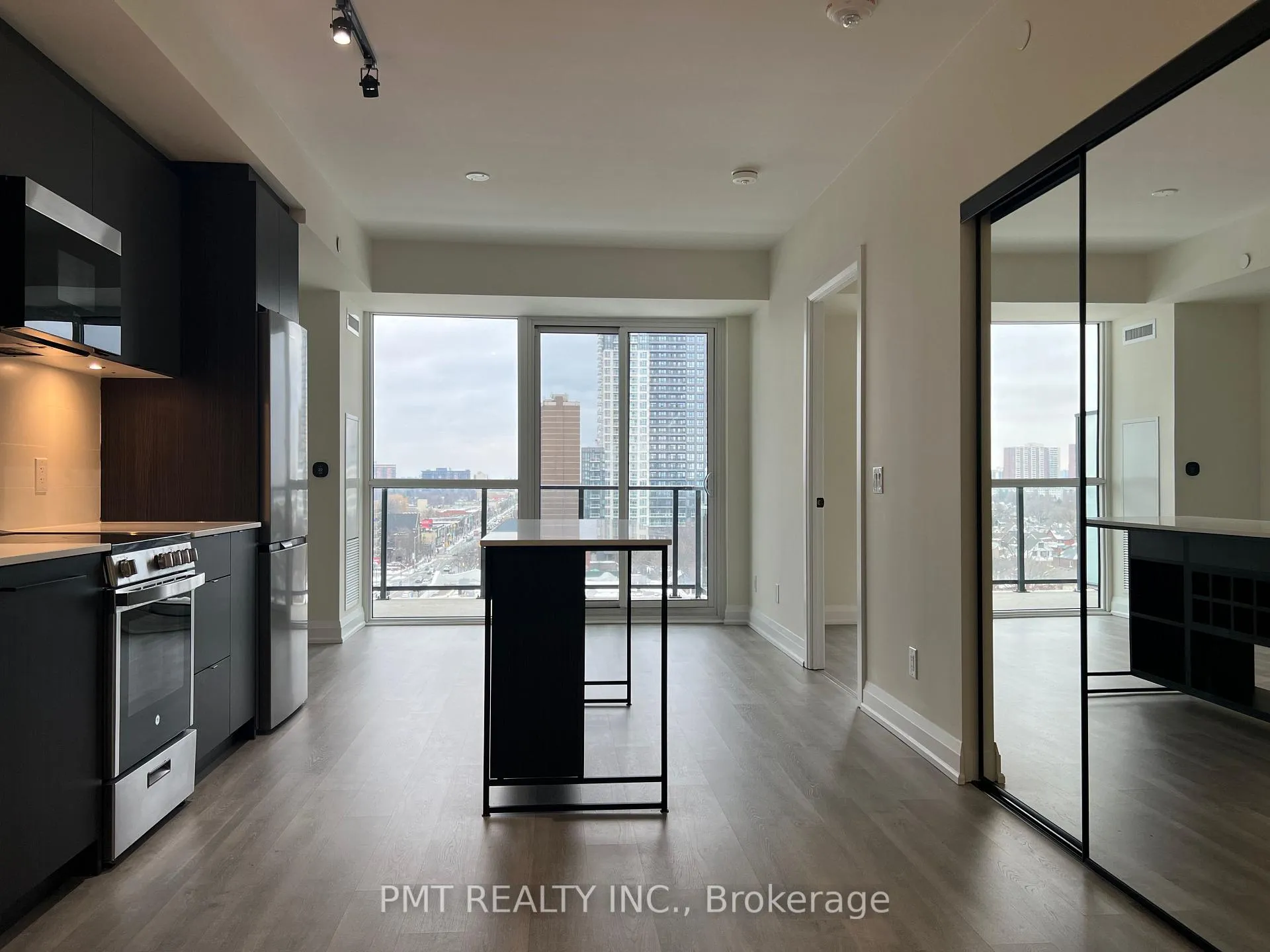 Photo 3 of Unit 907, 2369 Danforth Avenue, Toronto, East End-Danforth — HOMEH