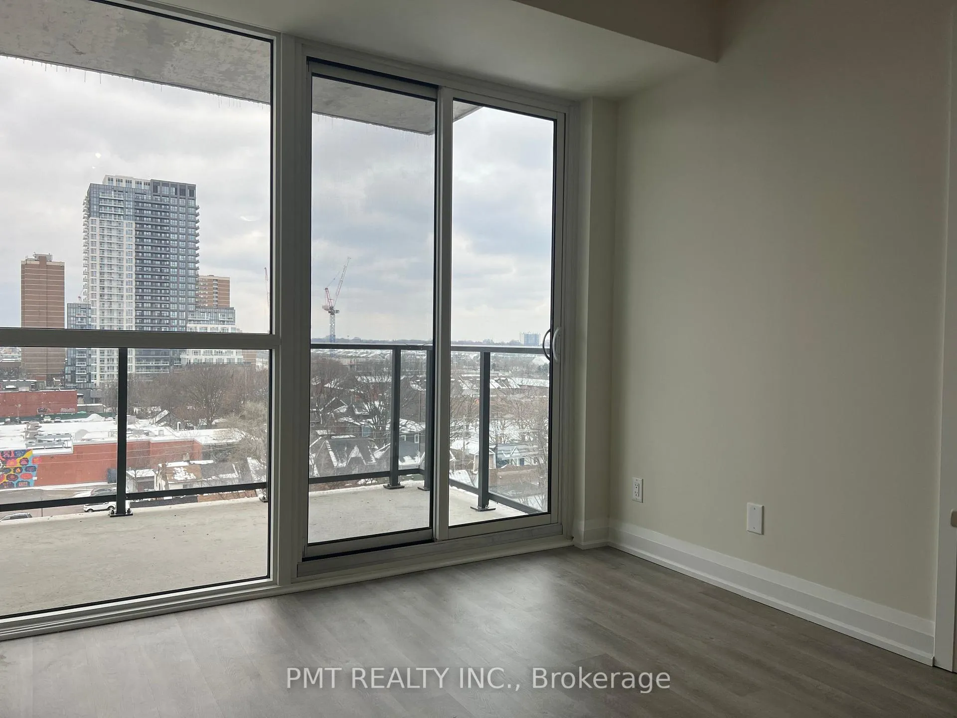 Photo 6 of Unit 907, 2369 Danforth Avenue, Toronto, East End-Danforth — HOMEH