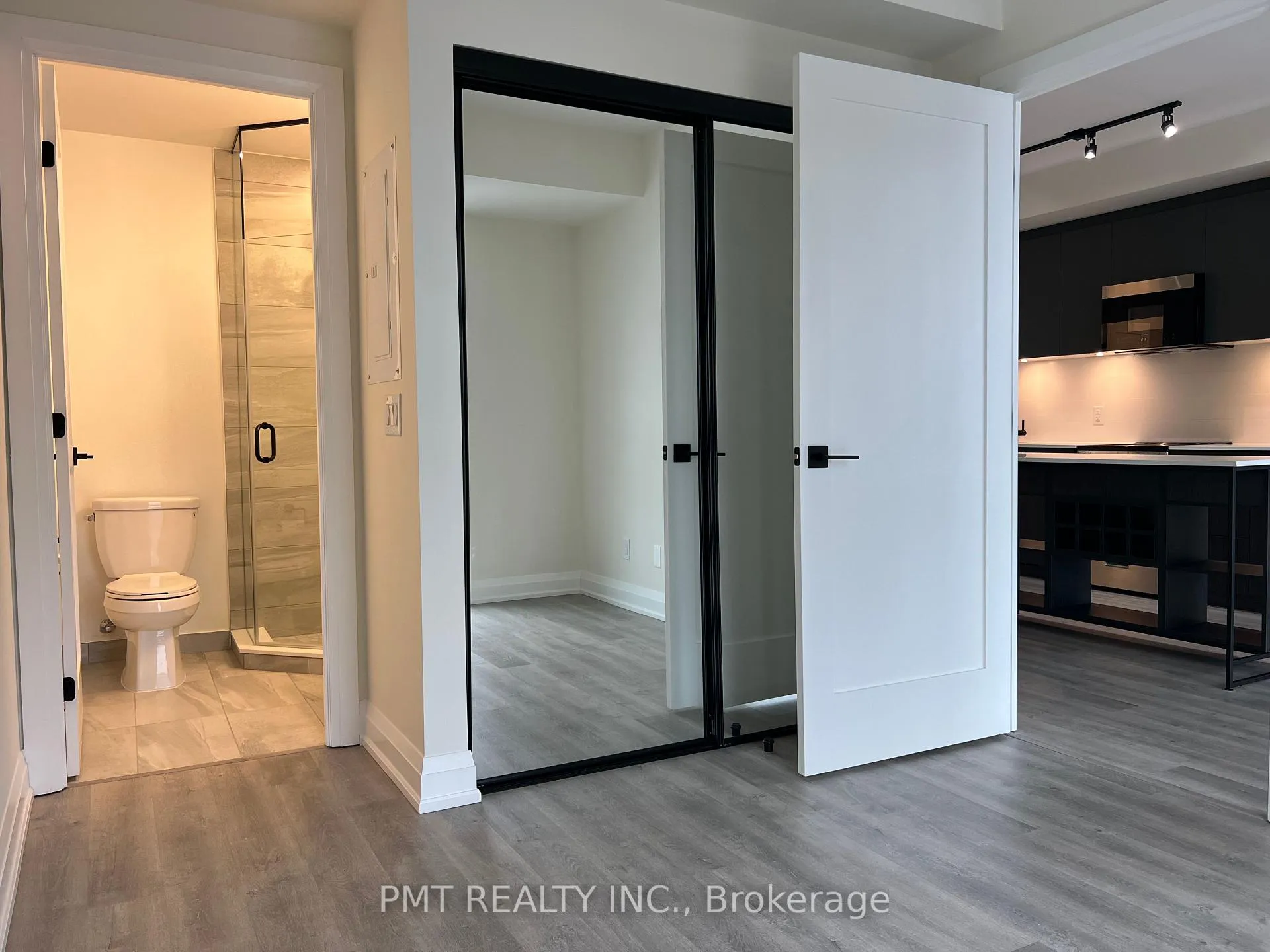 Photo 11 of Unit 907, 2369 Danforth Avenue, Toronto, East End-Danforth — HOMEH